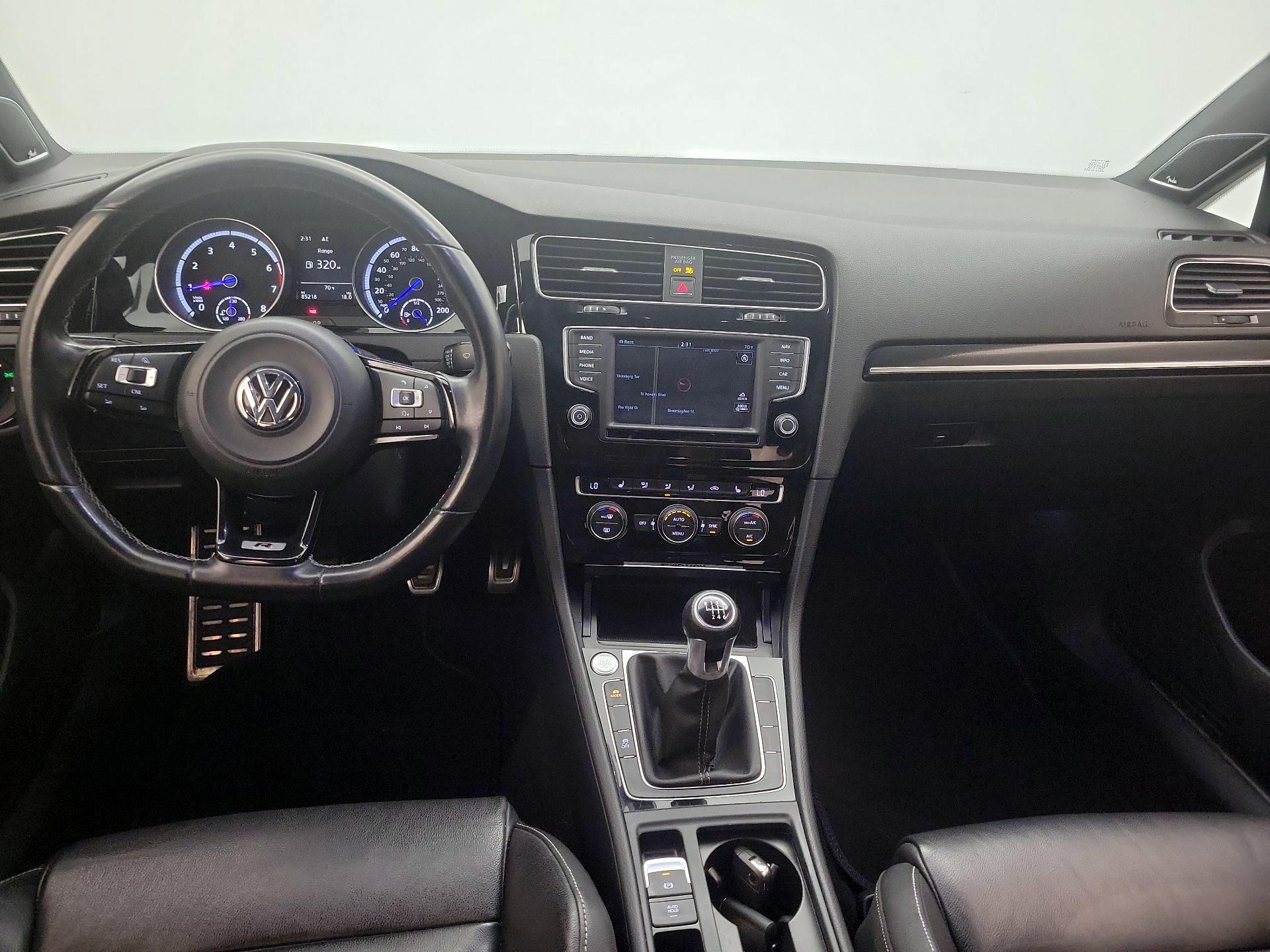 Thumbnail: 2016 Volkswagen Golf - 9