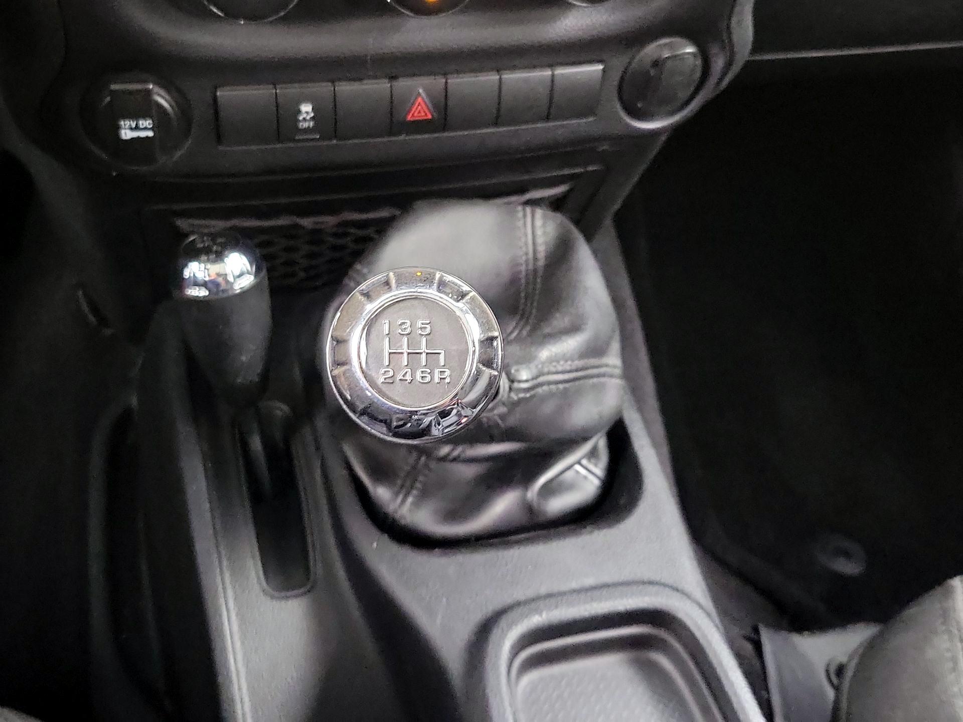 Thumbnail: 2016 Jeep Wrangler - 15