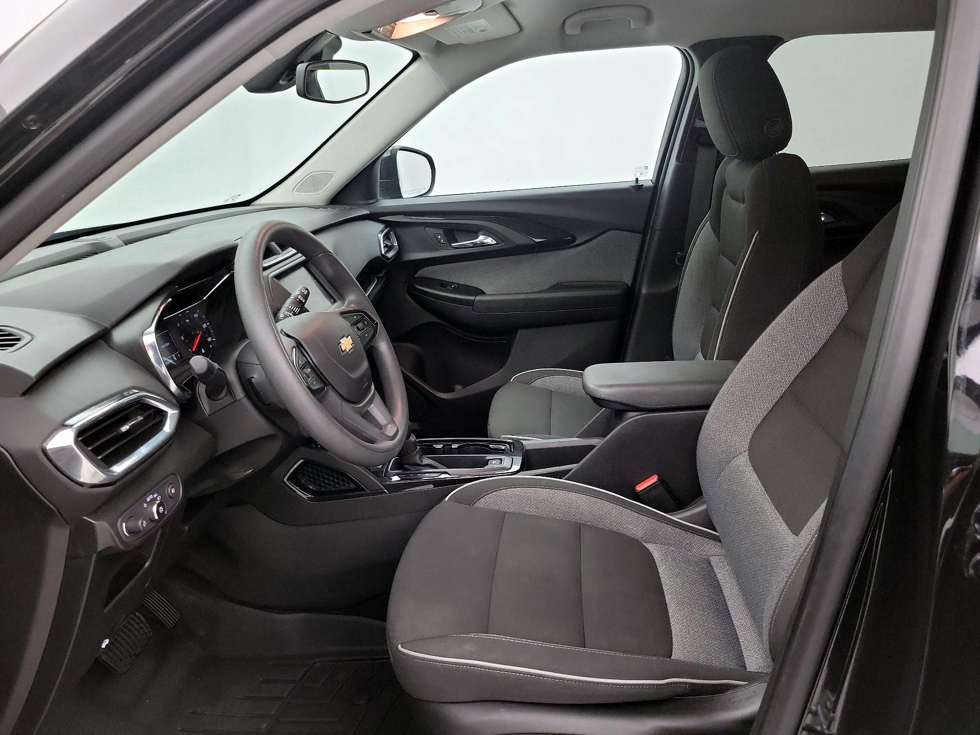 Thumbnail: 2023 Chevrolet TrailBlazer - 11