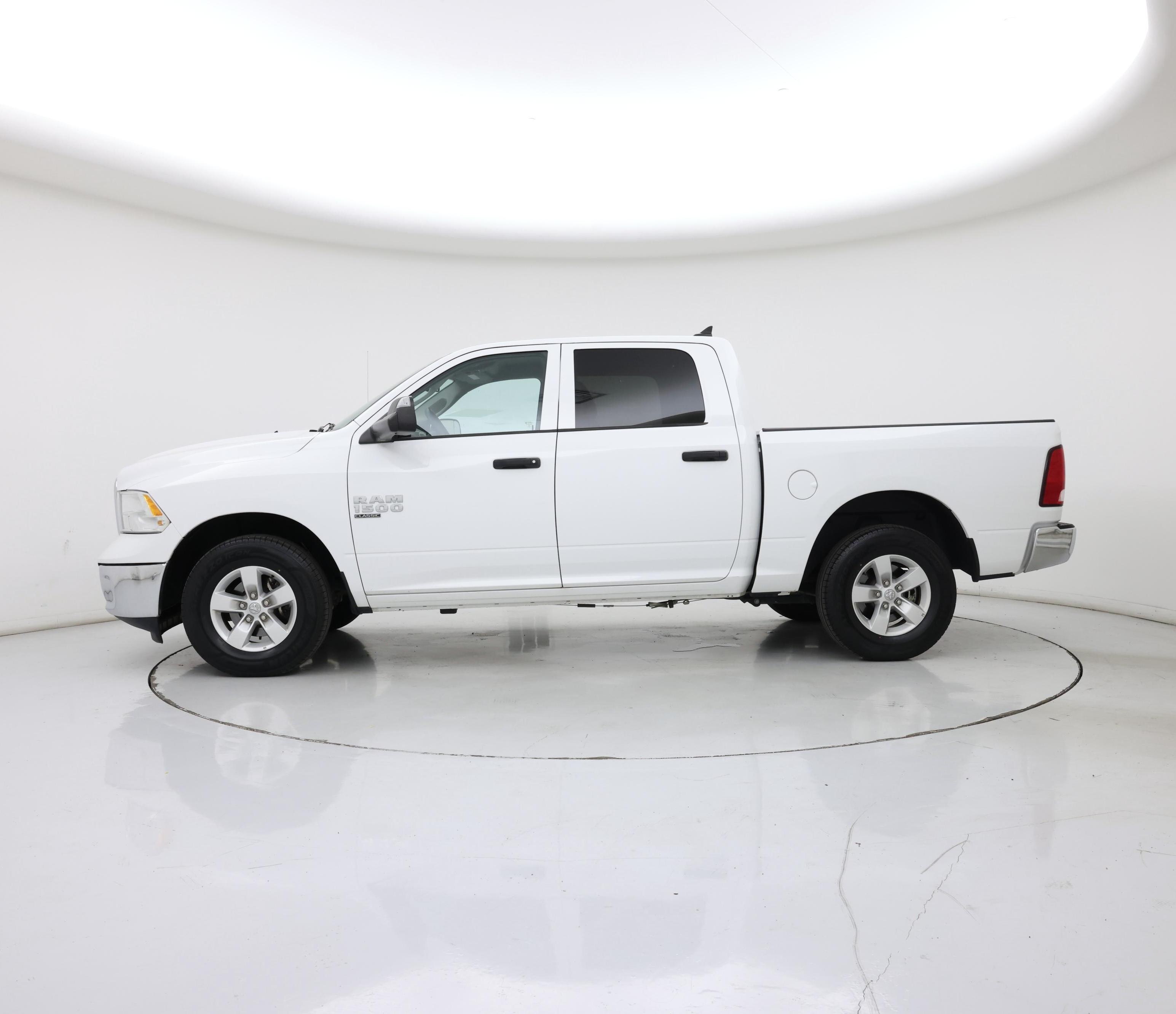 Thumbnail: 2023 RAM 1500 Classic - 3