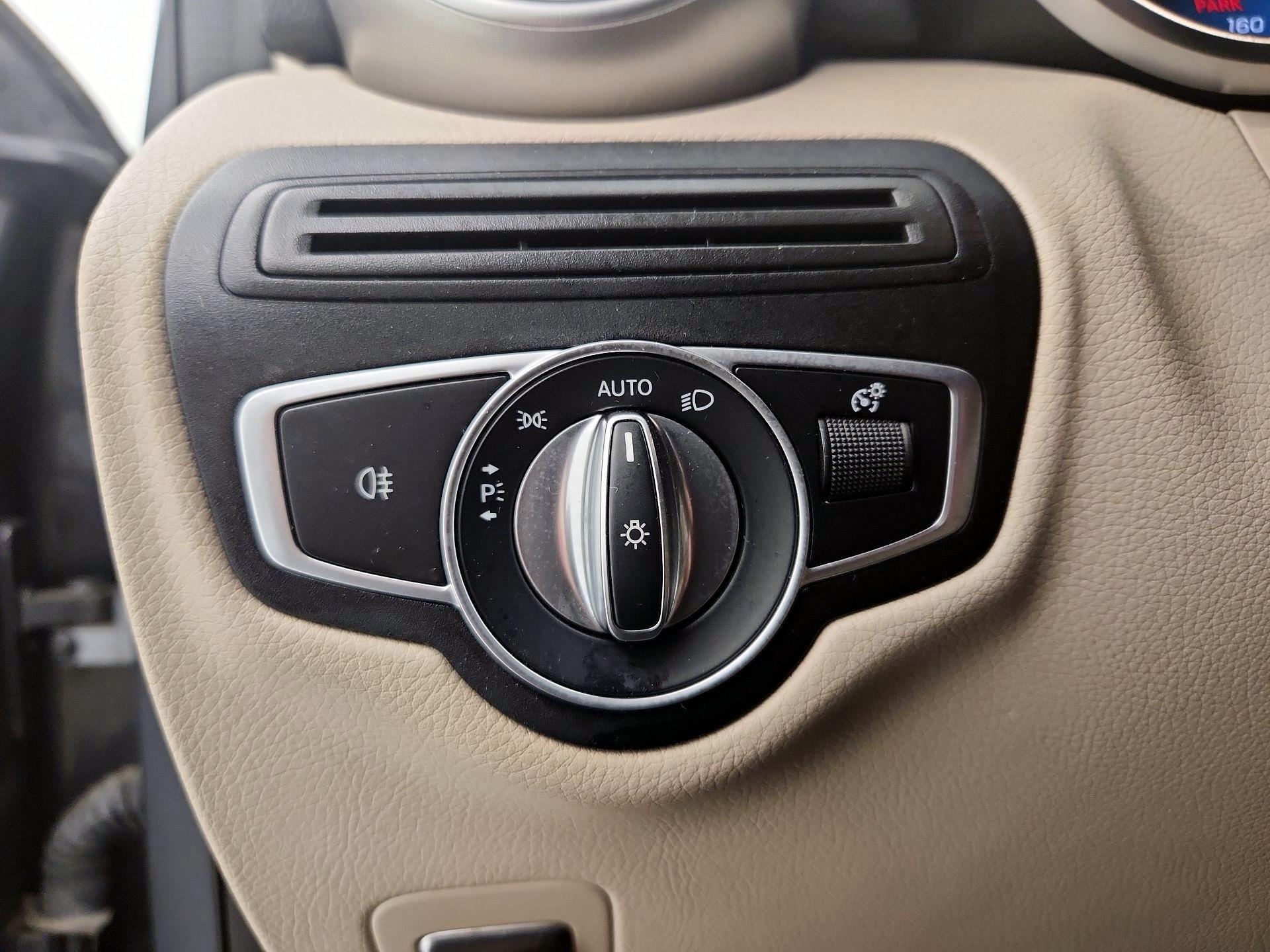 Thumbnail: 2022 Mercedes-Benz GLC - 13