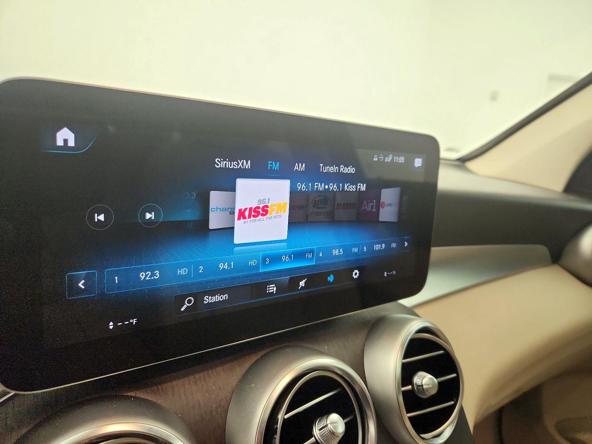 Thumbnail: 2022 Mercedes-Benz GLC - 16