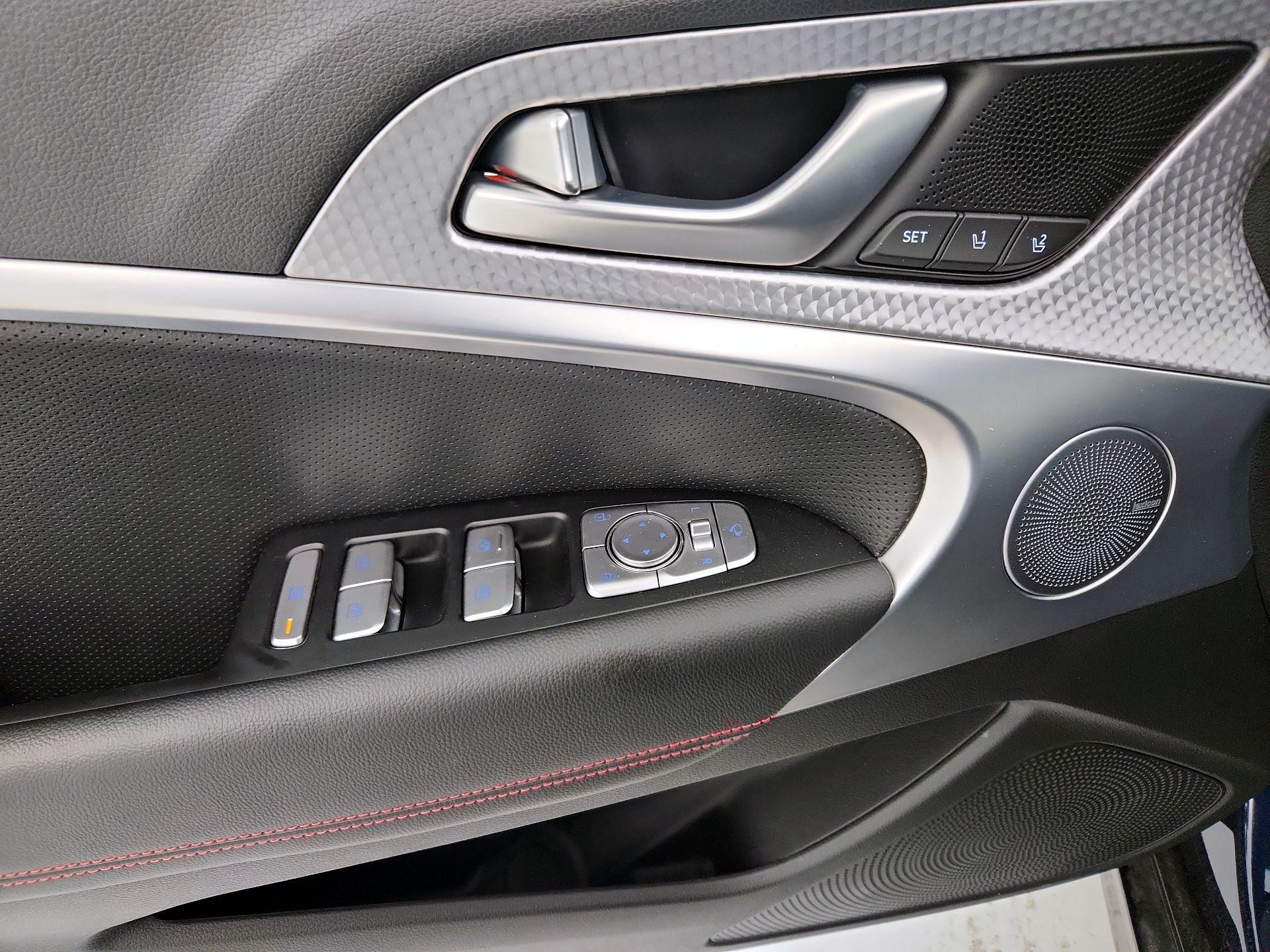 Thumbnail: 2023 Genesis G70 - 12