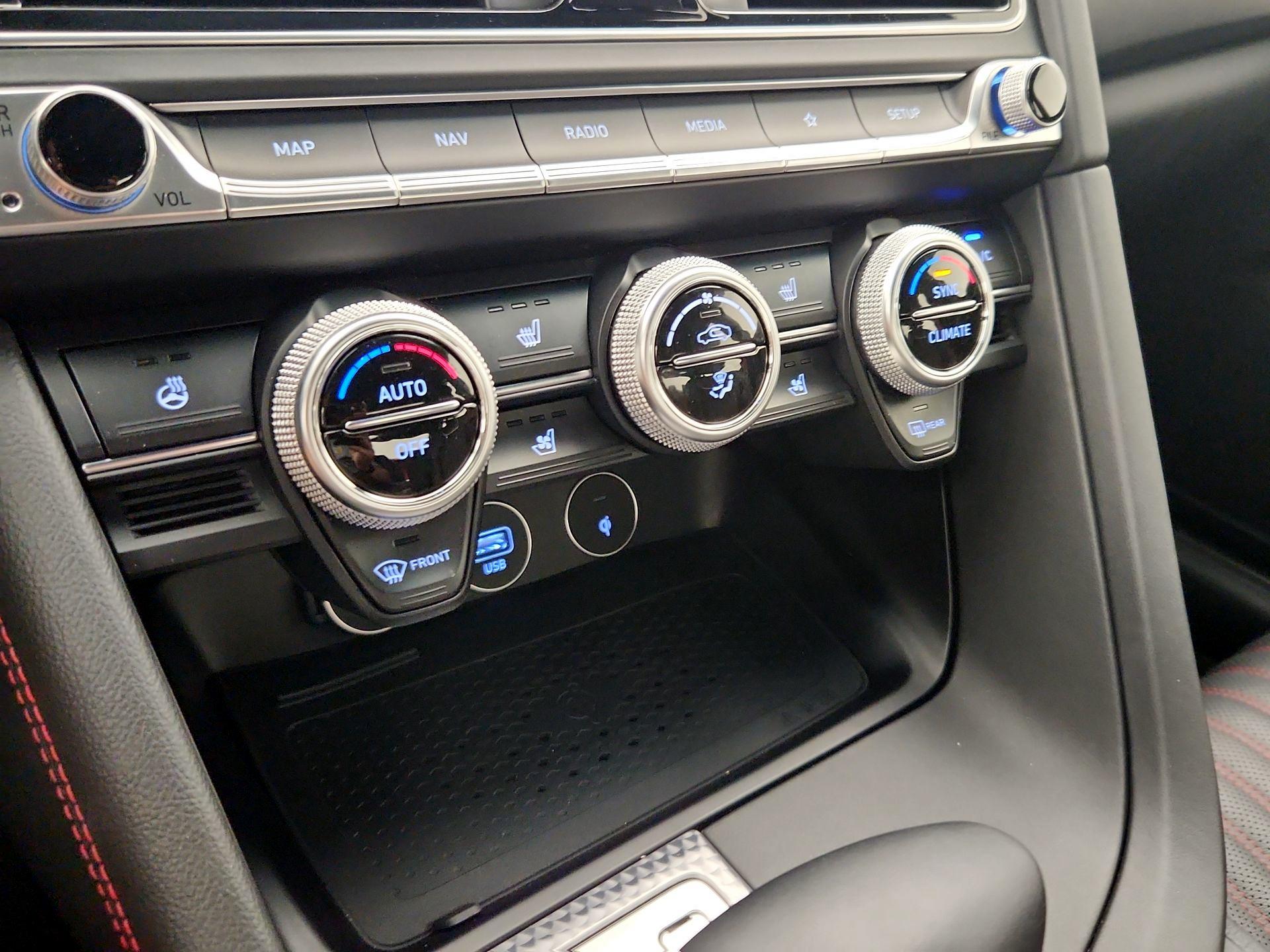 Thumbnail: 2023 Genesis G70 - 17
