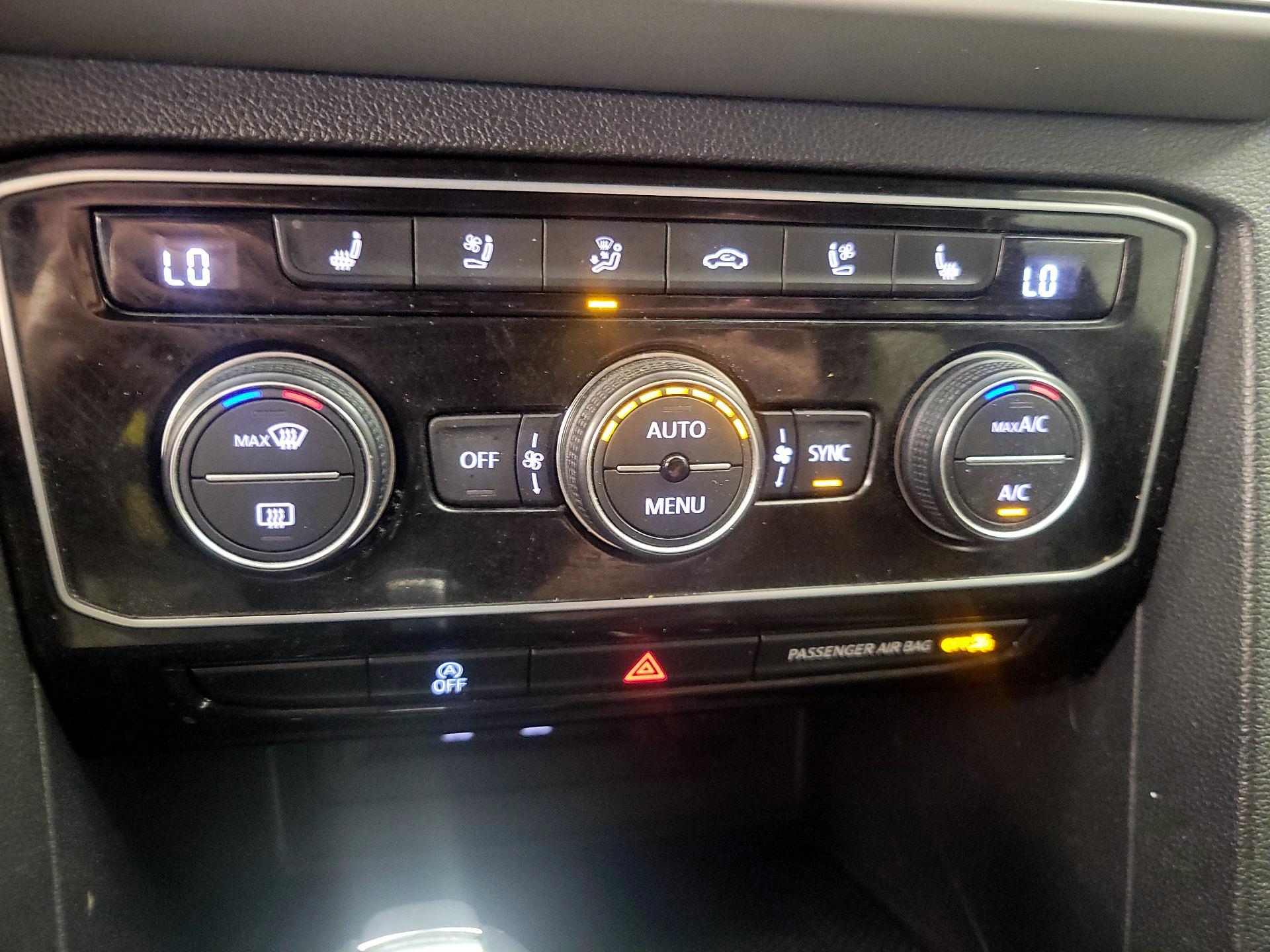 Thumbnail: 2021 Volkswagen Atlas - 17