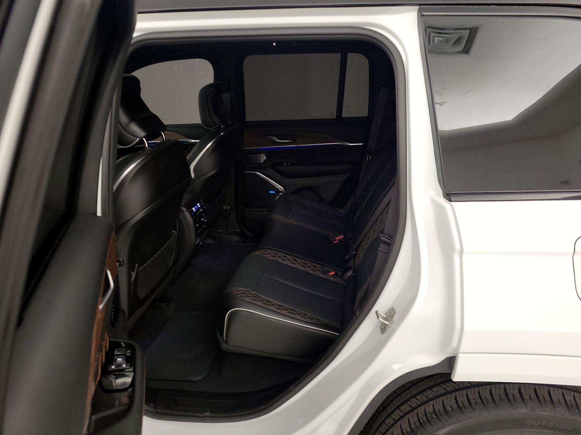Thumbnail: 2023 Jeep Grand Cherokee - 20
