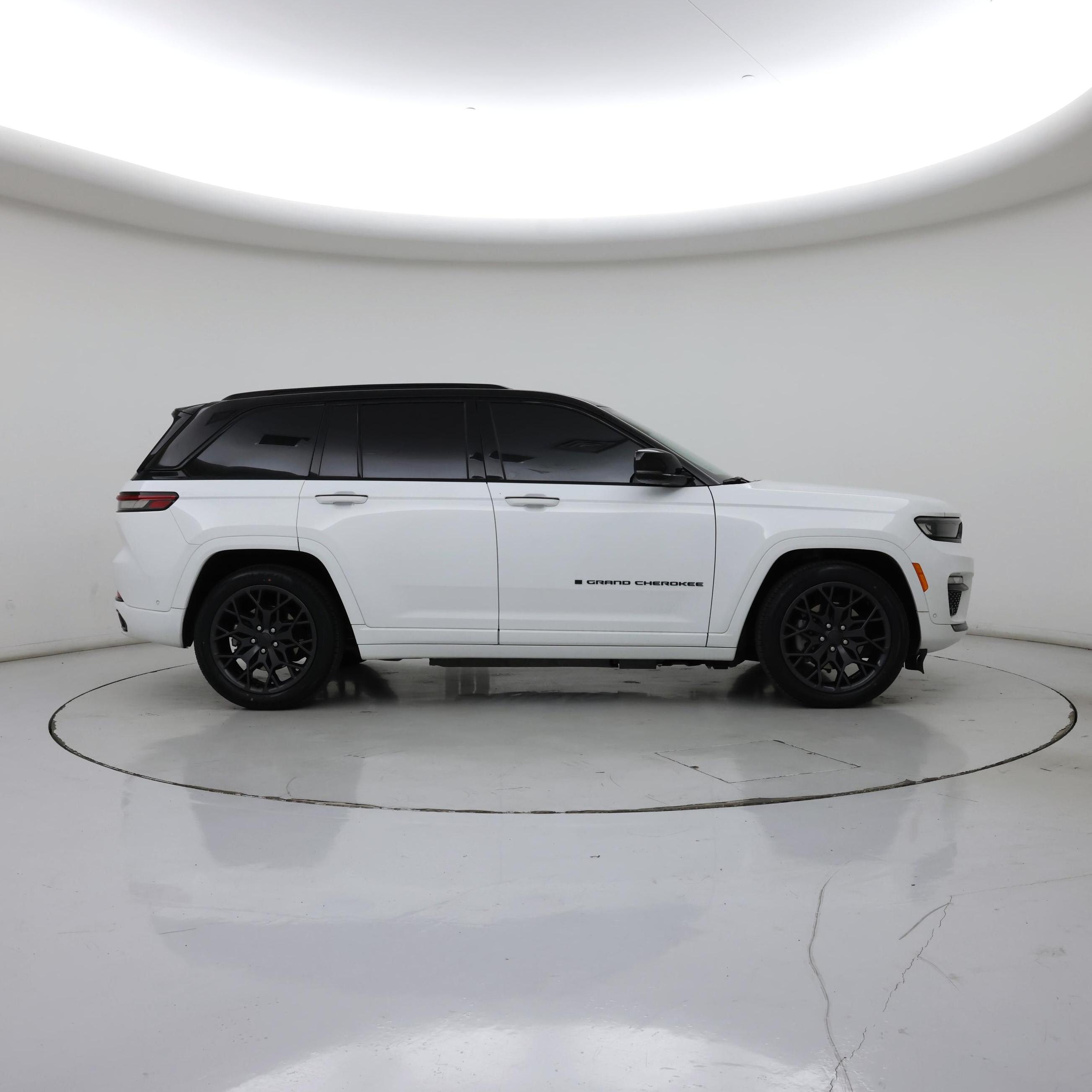 Thumbnail: 2023 Jeep Grand Cherokee - 7
