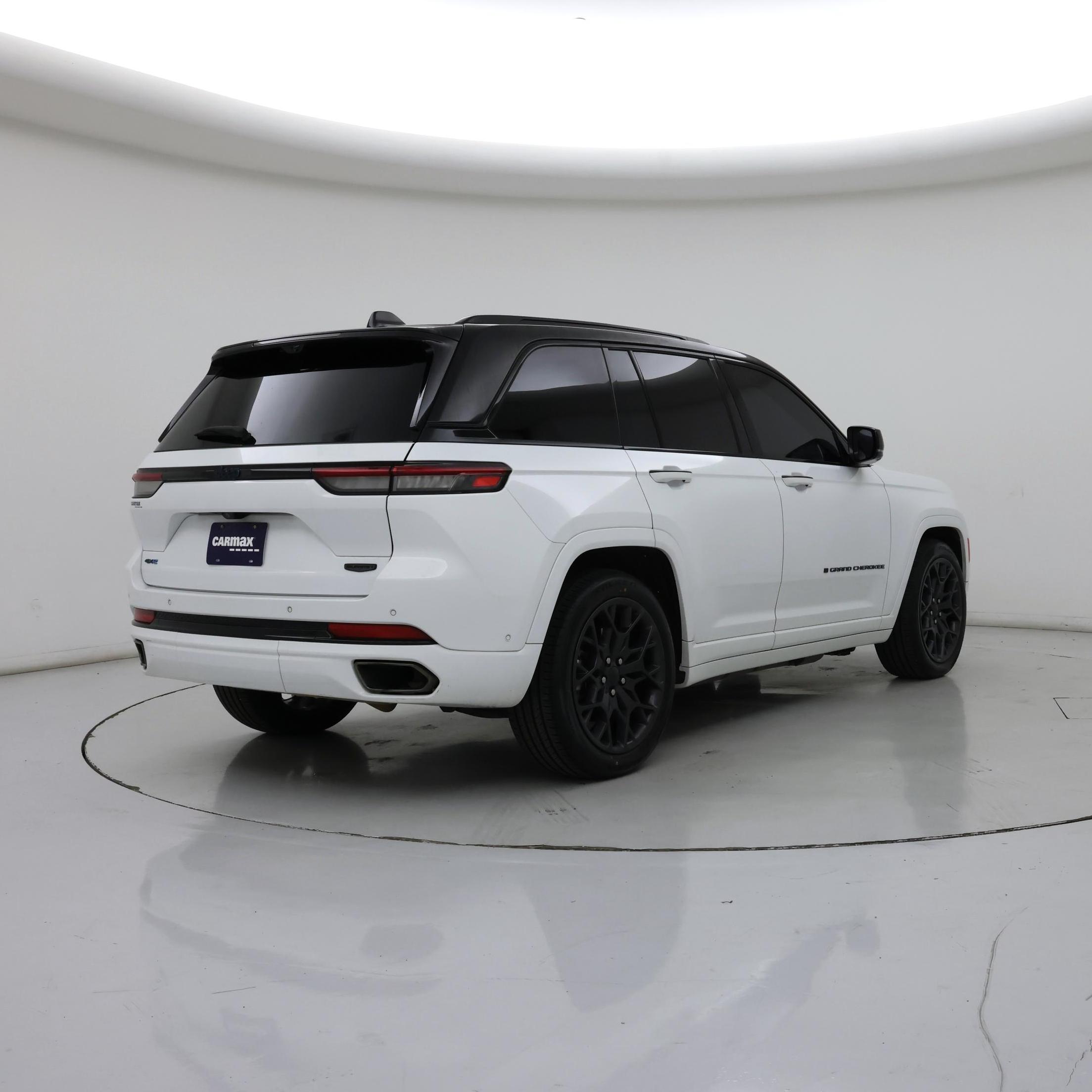 Thumbnail: 2023 Jeep Grand Cherokee - 8