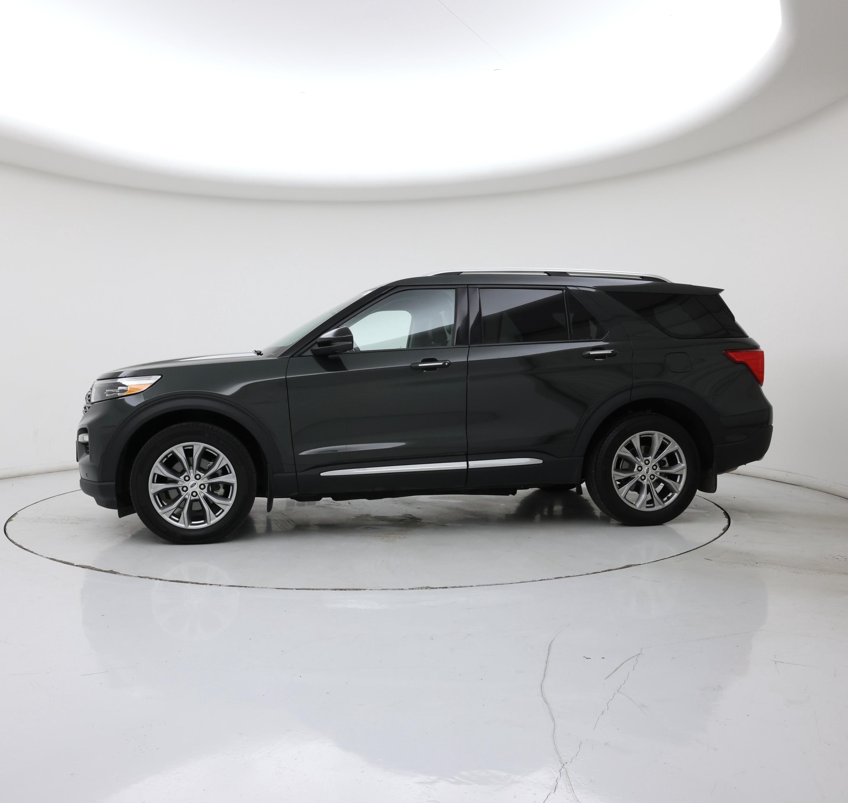 Thumbnail: 2022 Ford Explorer - 3