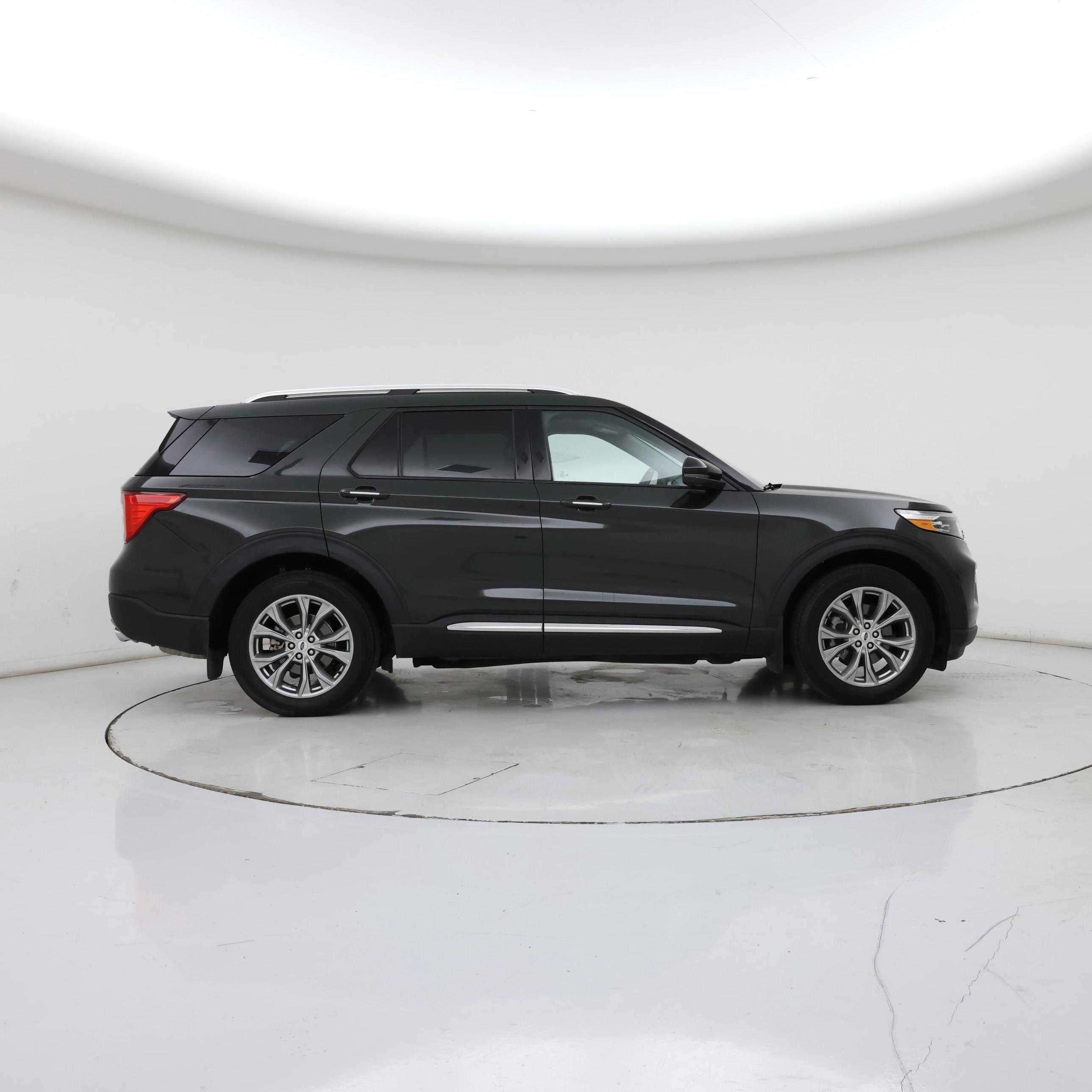 Thumbnail: 2022 Ford Explorer - 7