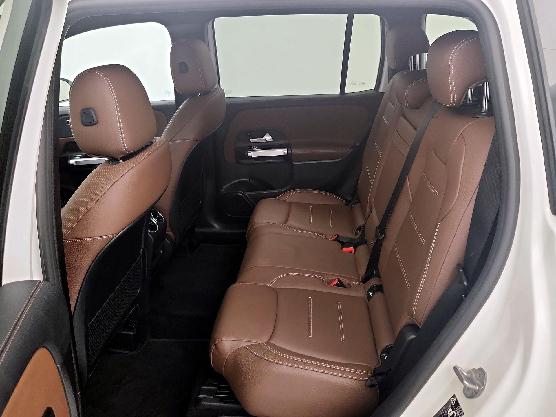 Thumbnail: 2021 Mercedes-Benz GLB - 19