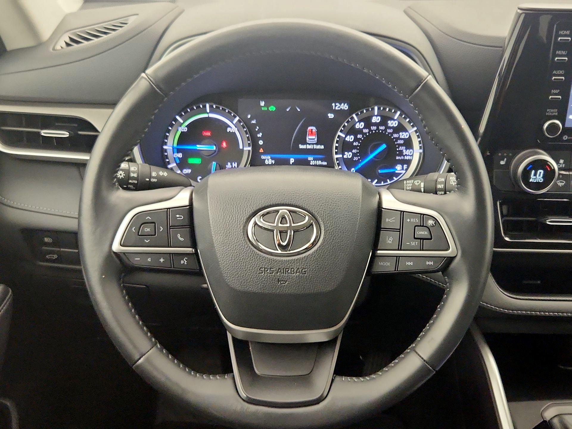 Thumbnail: 2022 Toyota Highlander - 10