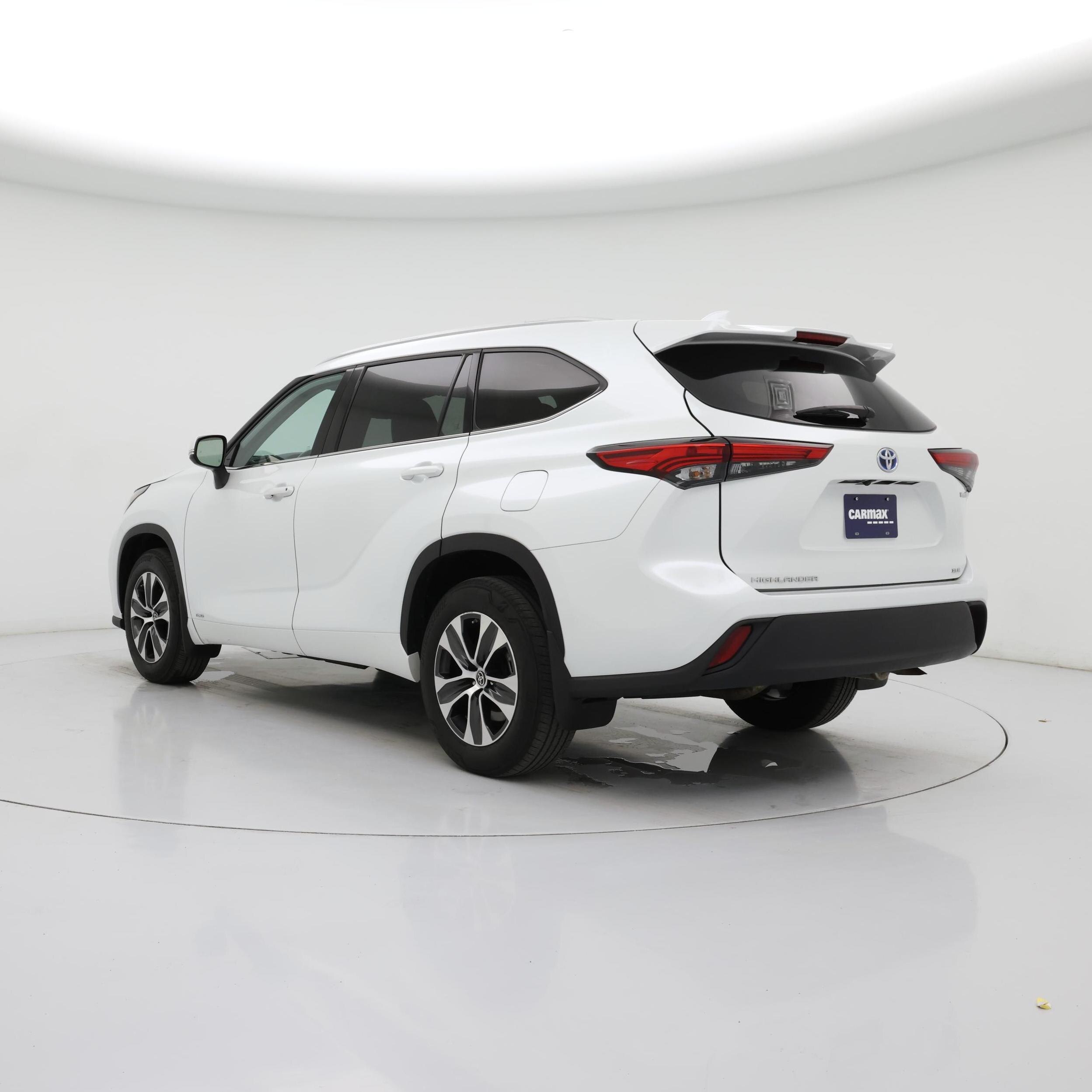 Thumbnail: 2022 Toyota Highlander - 2