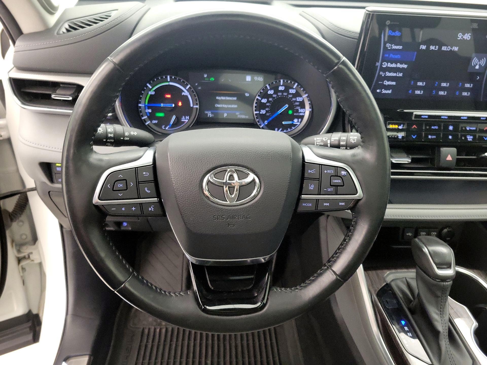 Thumbnail: 2021 Toyota Highlander - 10