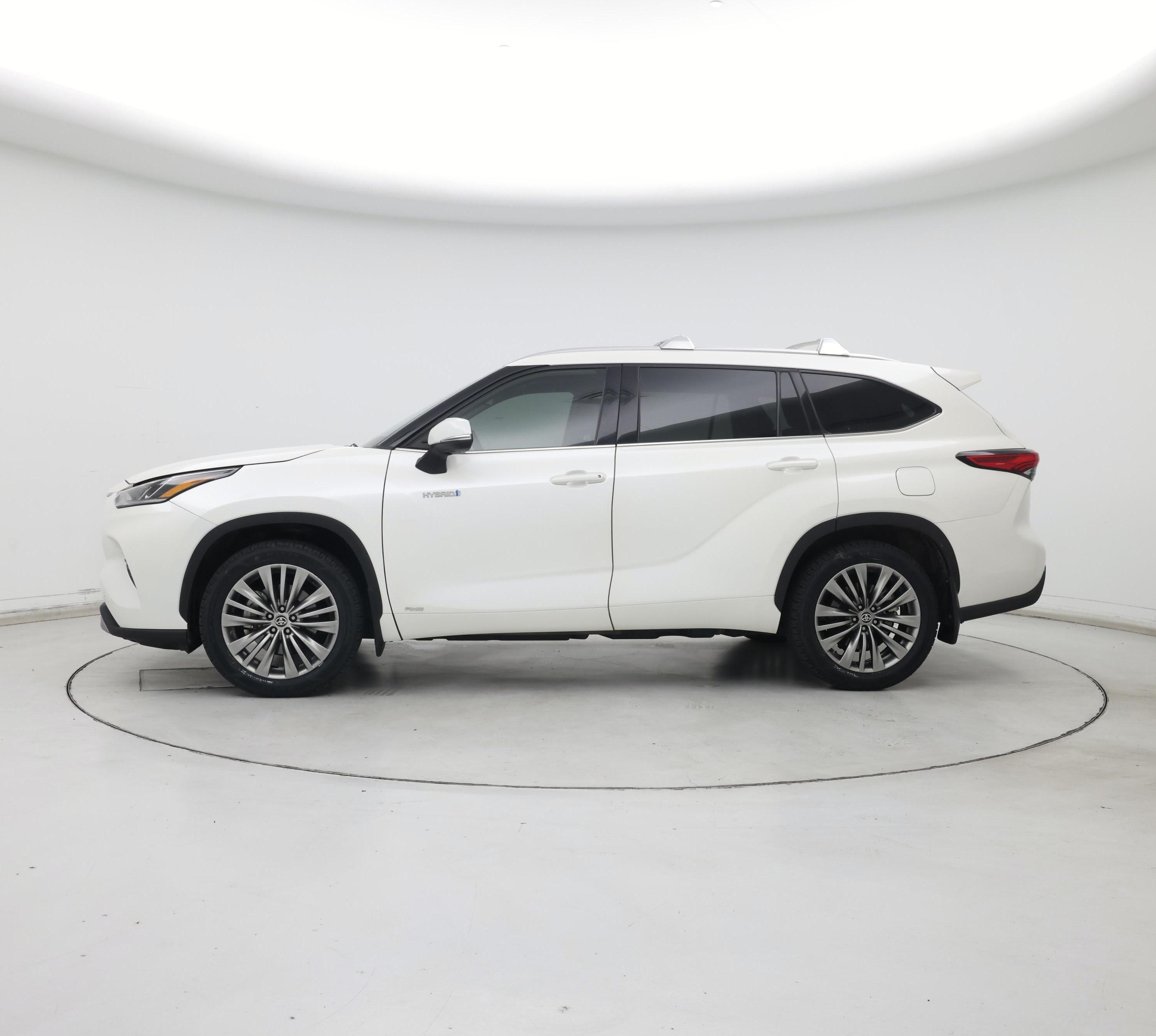 Thumbnail: 2021 Toyota Highlander - 3