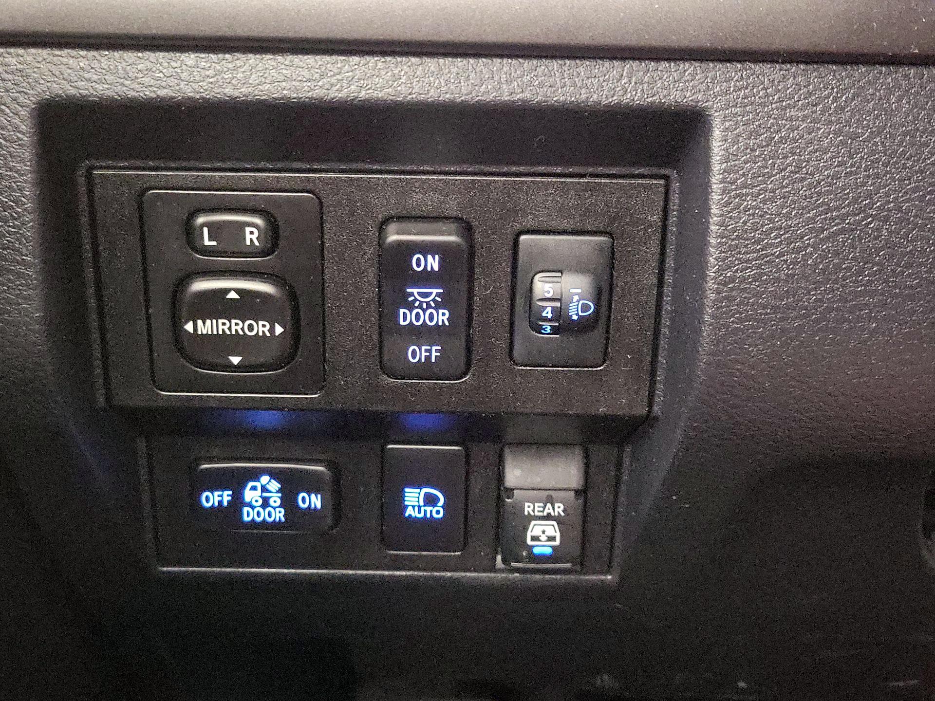 Thumbnail: 2019 Toyota Tundra - 13