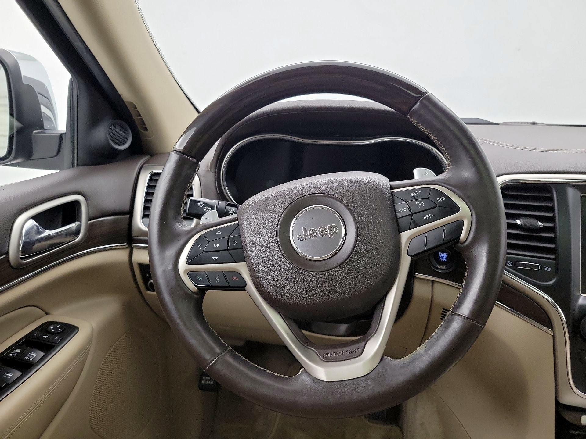 Thumbnail: 2015 Jeep Grand Cherokee - 10