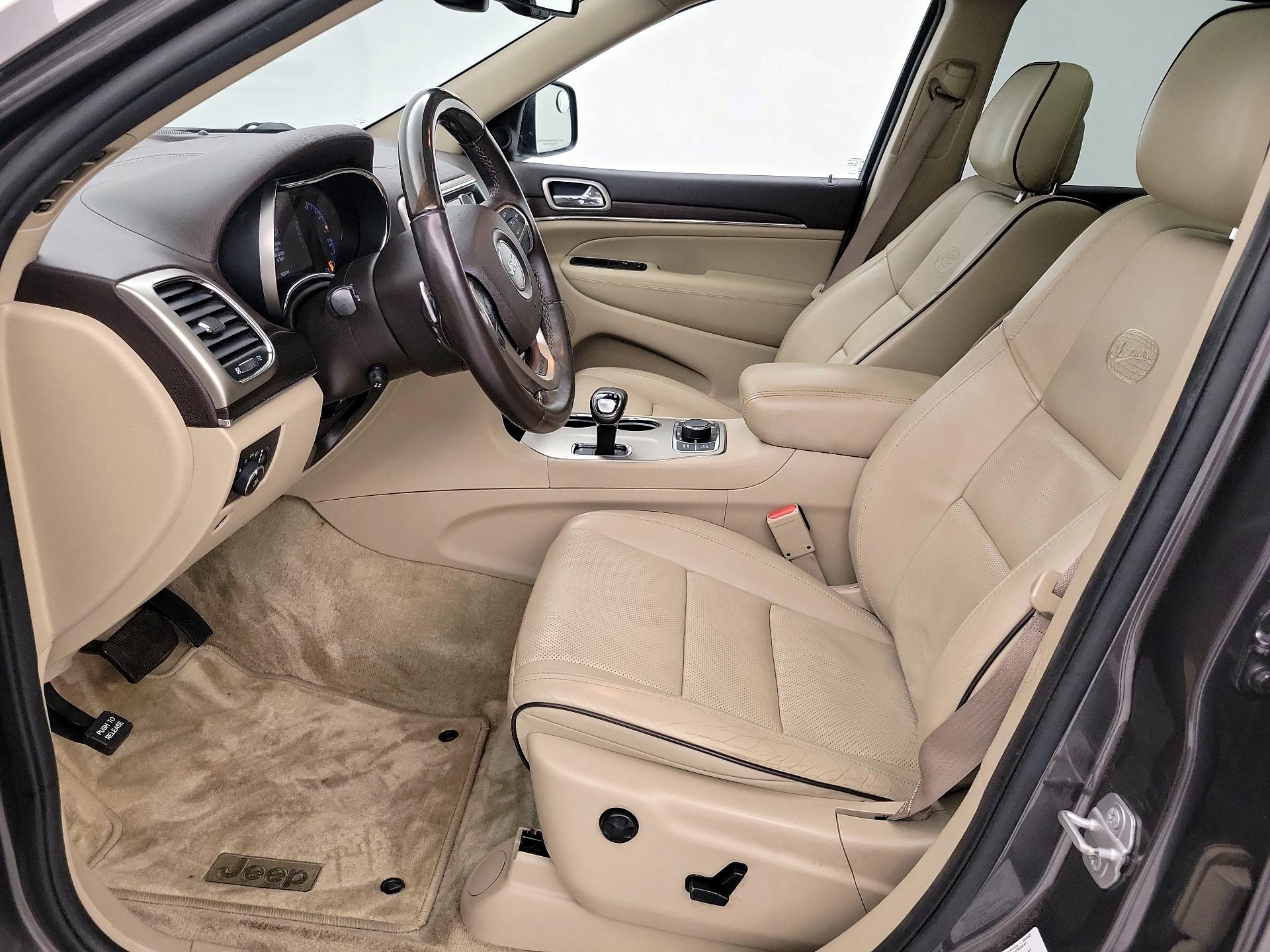 Thumbnail: 2015 Jeep Grand Cherokee - 11