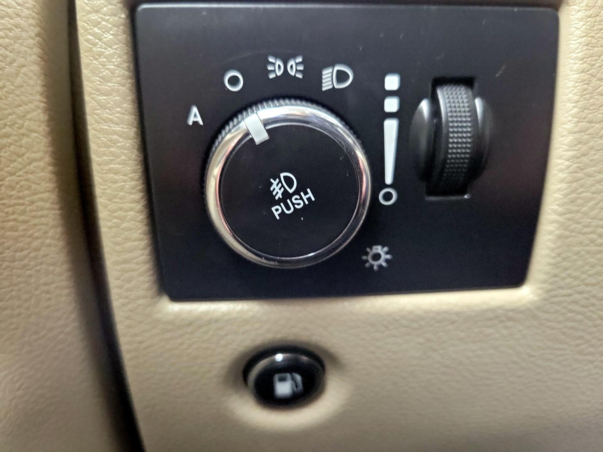 Thumbnail: 2015 Jeep Grand Cherokee - 13