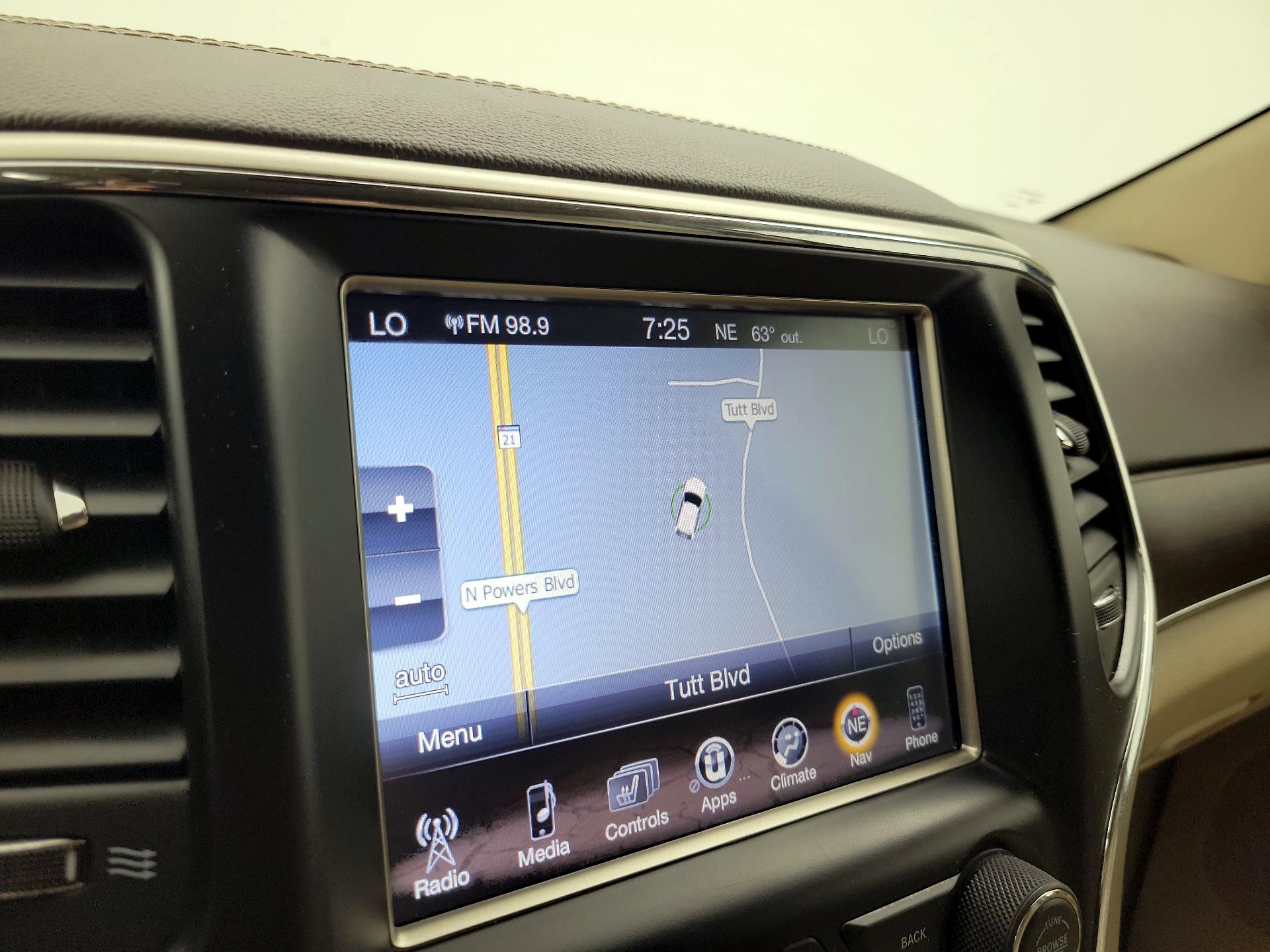 Thumbnail: 2015 Jeep Grand Cherokee - 14