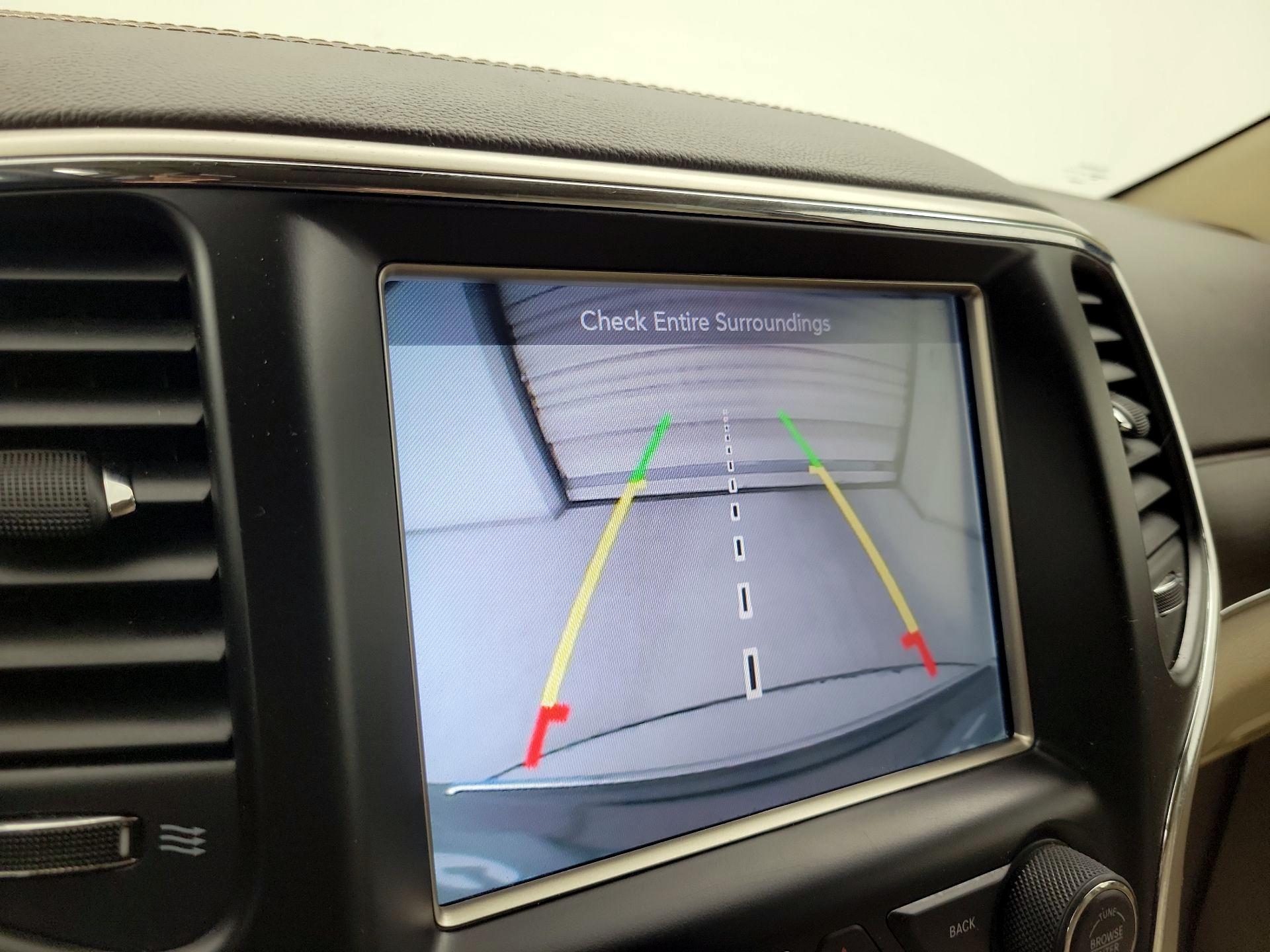 Thumbnail: 2015 Jeep Grand Cherokee - 15