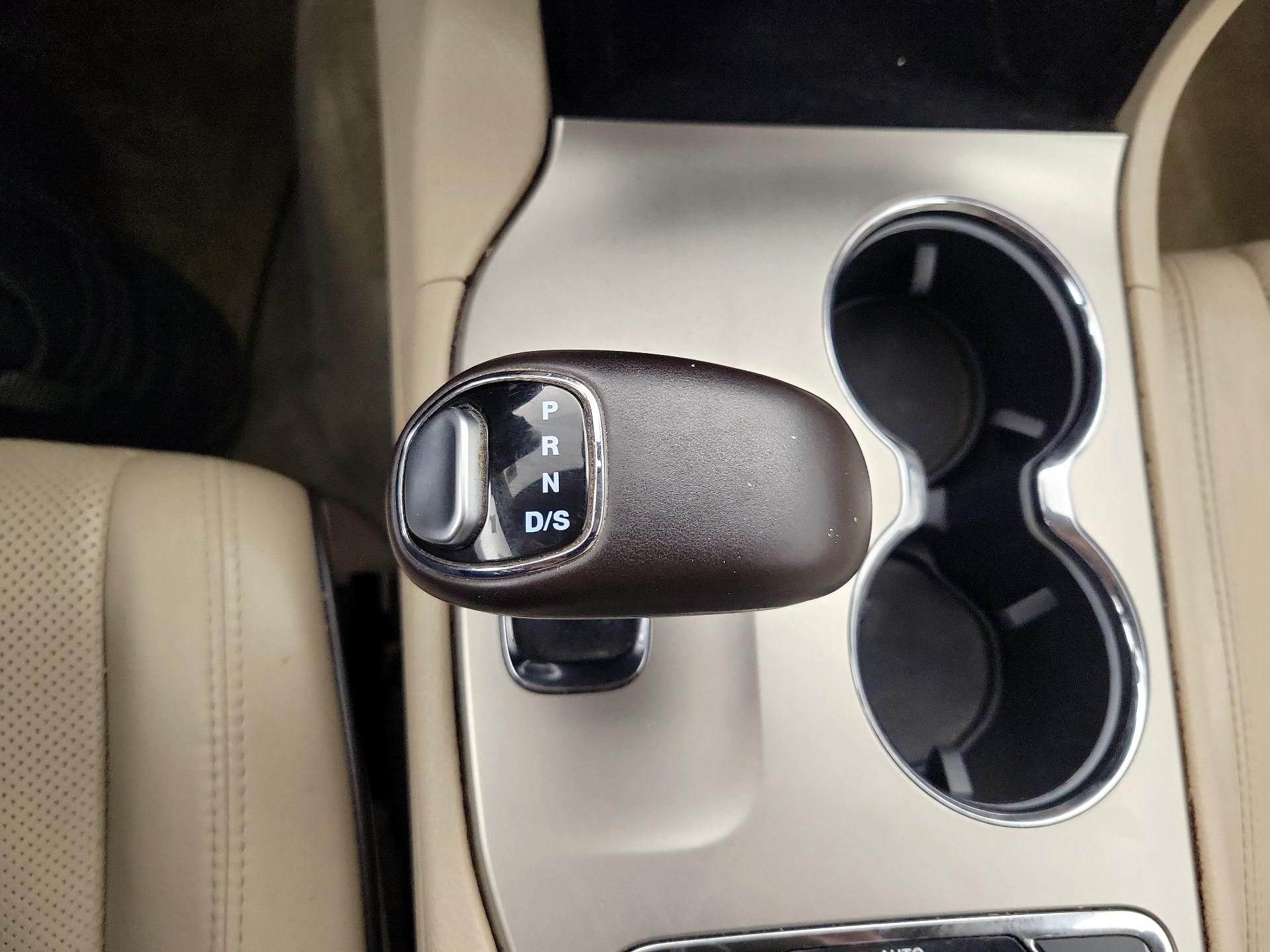 Thumbnail: 2015 Jeep Grand Cherokee - 18