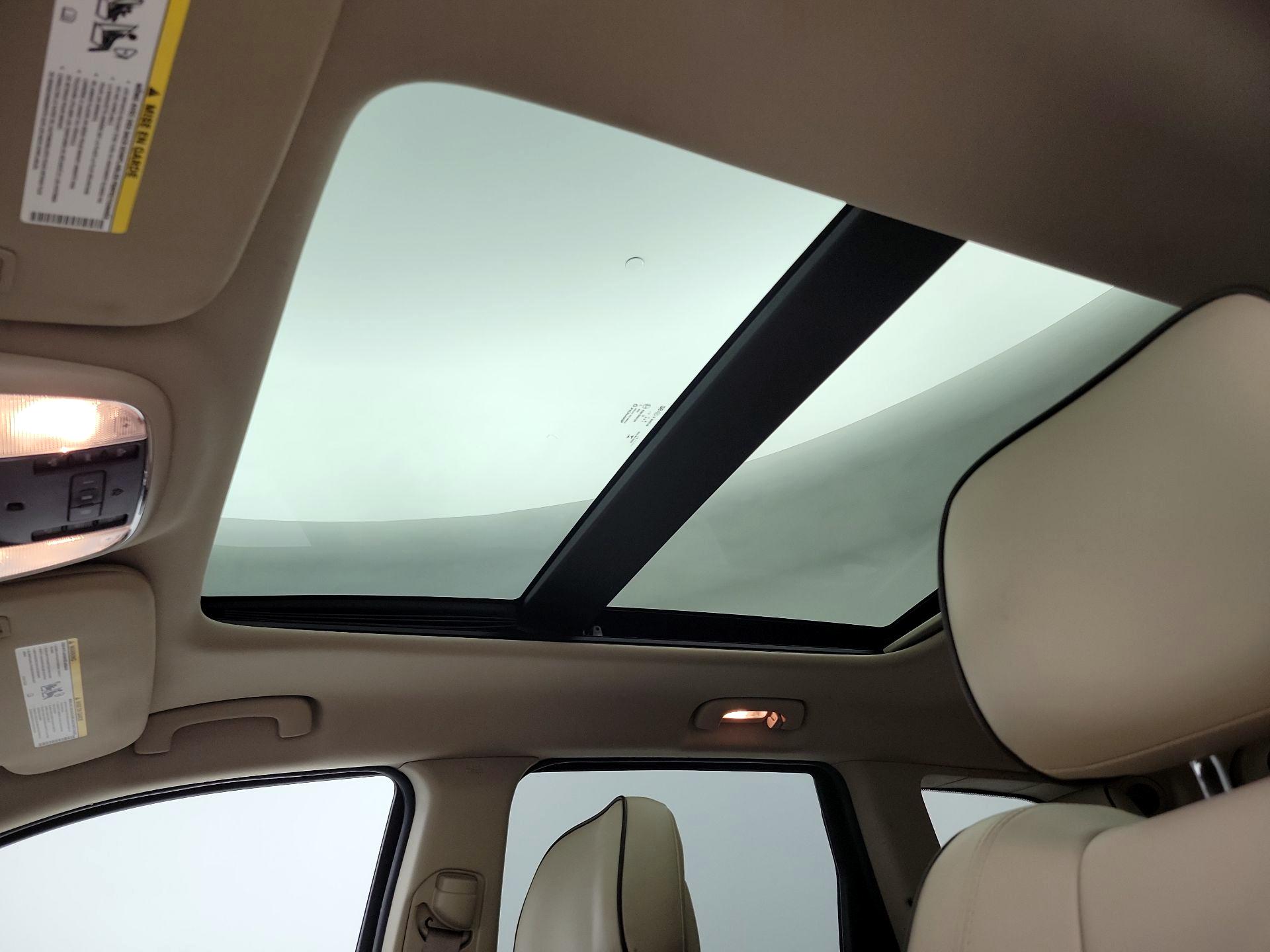 Thumbnail: 2015 Jeep Grand Cherokee - 20