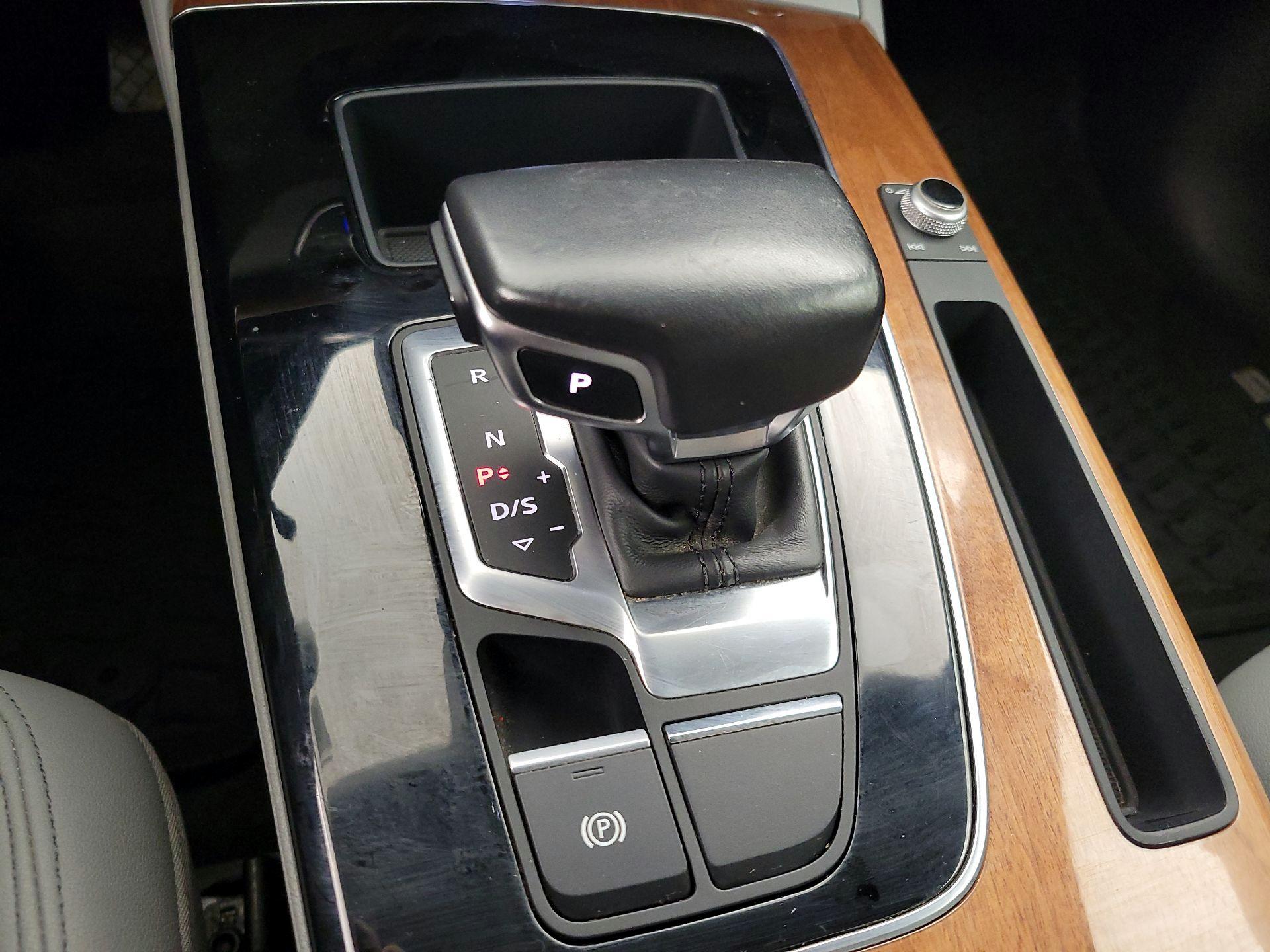 Thumbnail: 2022 Audi Q5 - 17