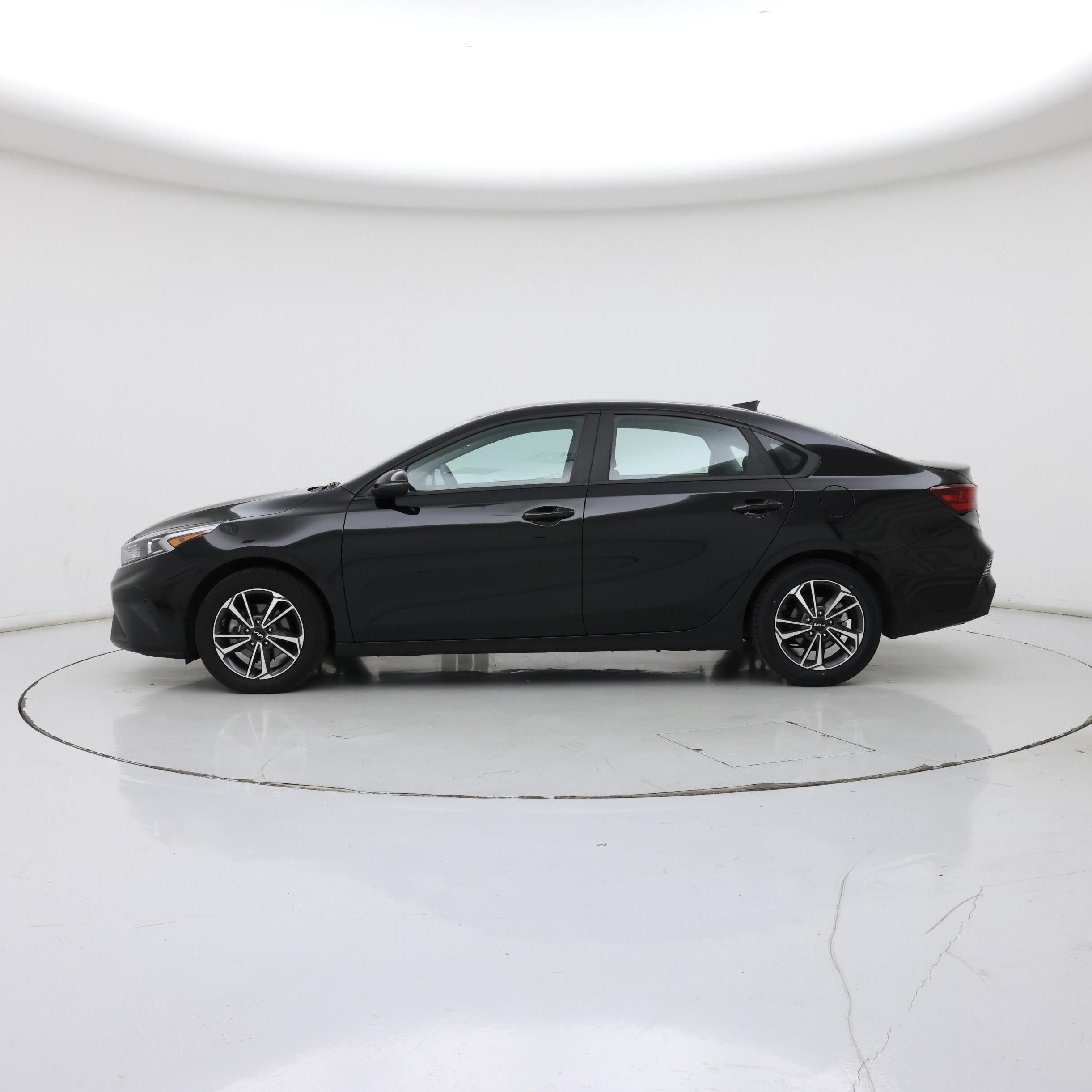 Thumbnail: 2023 Kia Forte - 3