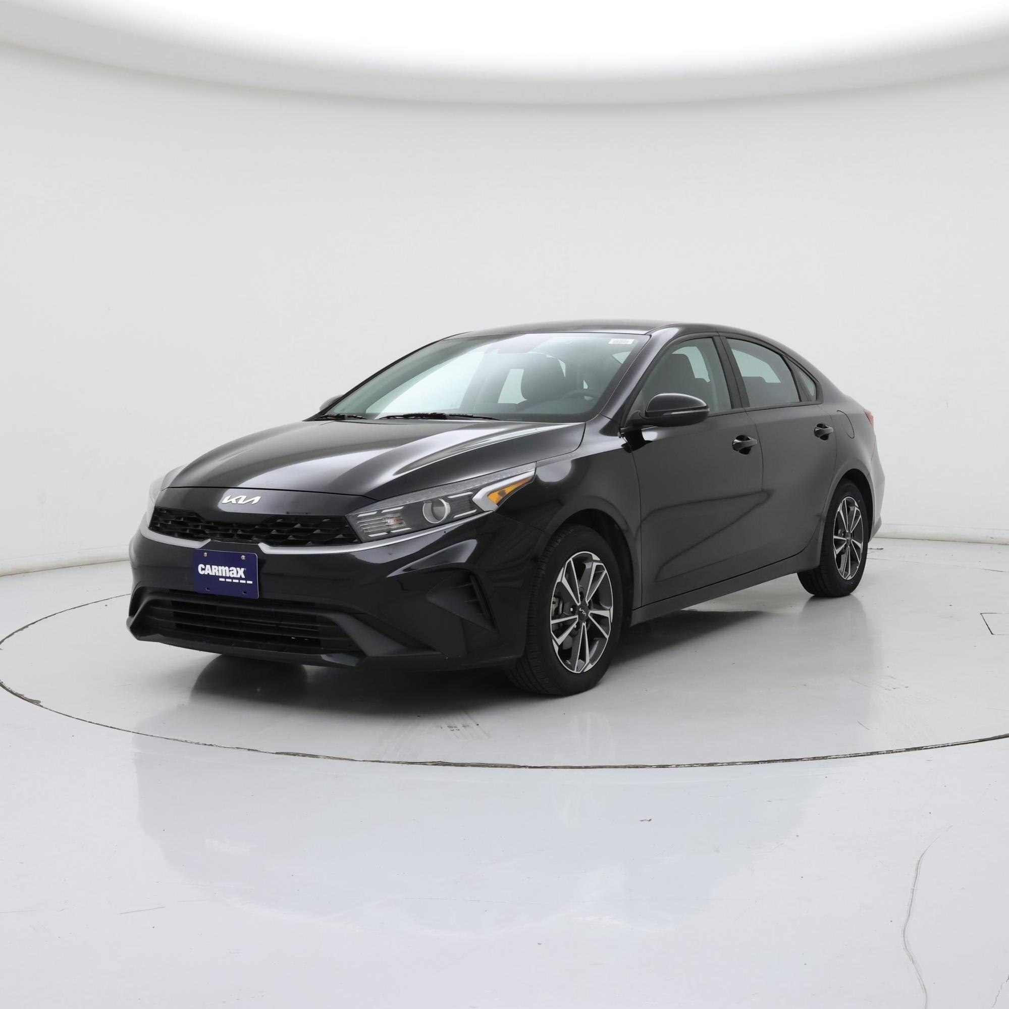 Thumbnail: 2023 Kia Forte - 4