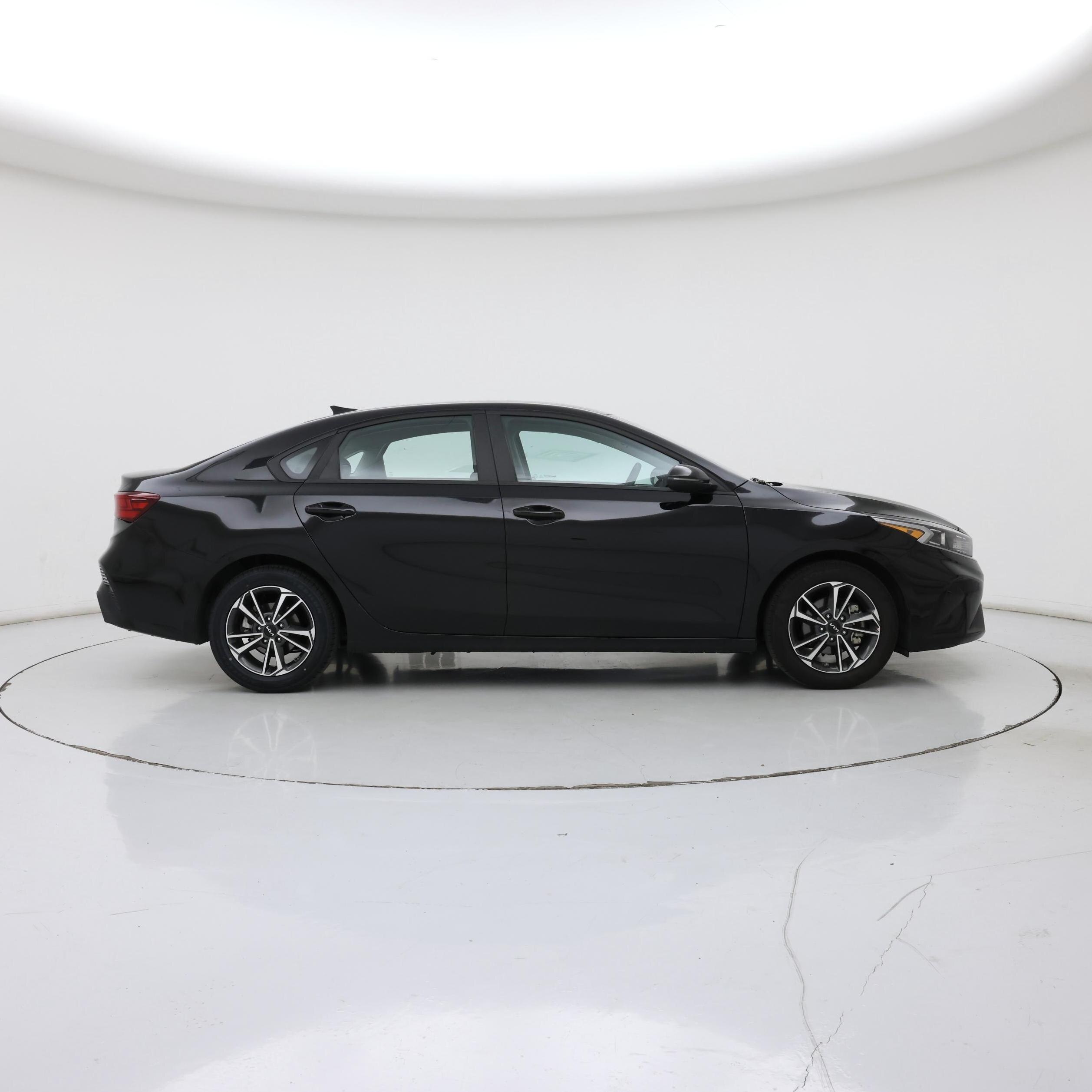 Thumbnail: 2023 Kia Forte - 7