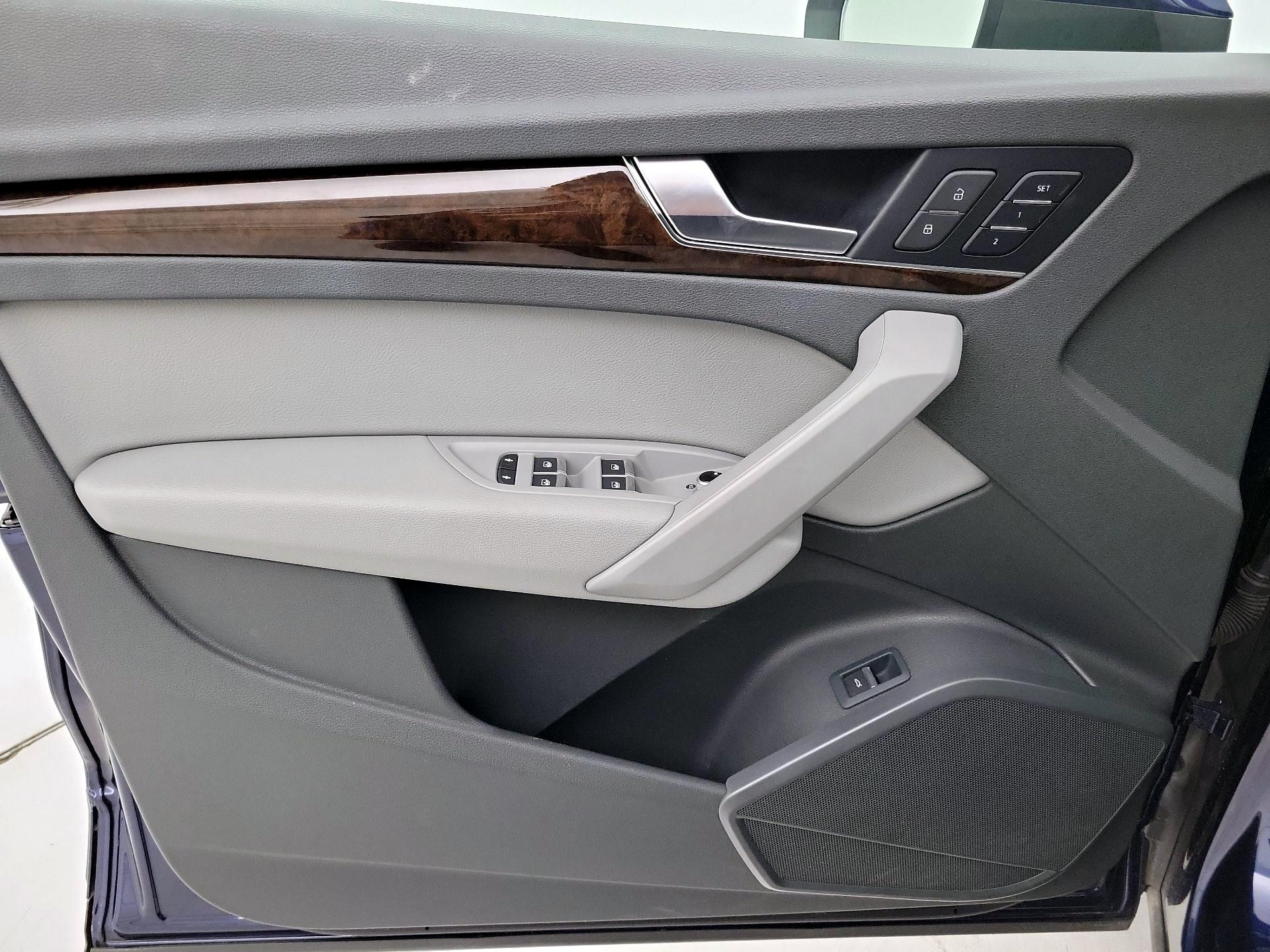 Thumbnail: 2019 Audi Q5 - 12