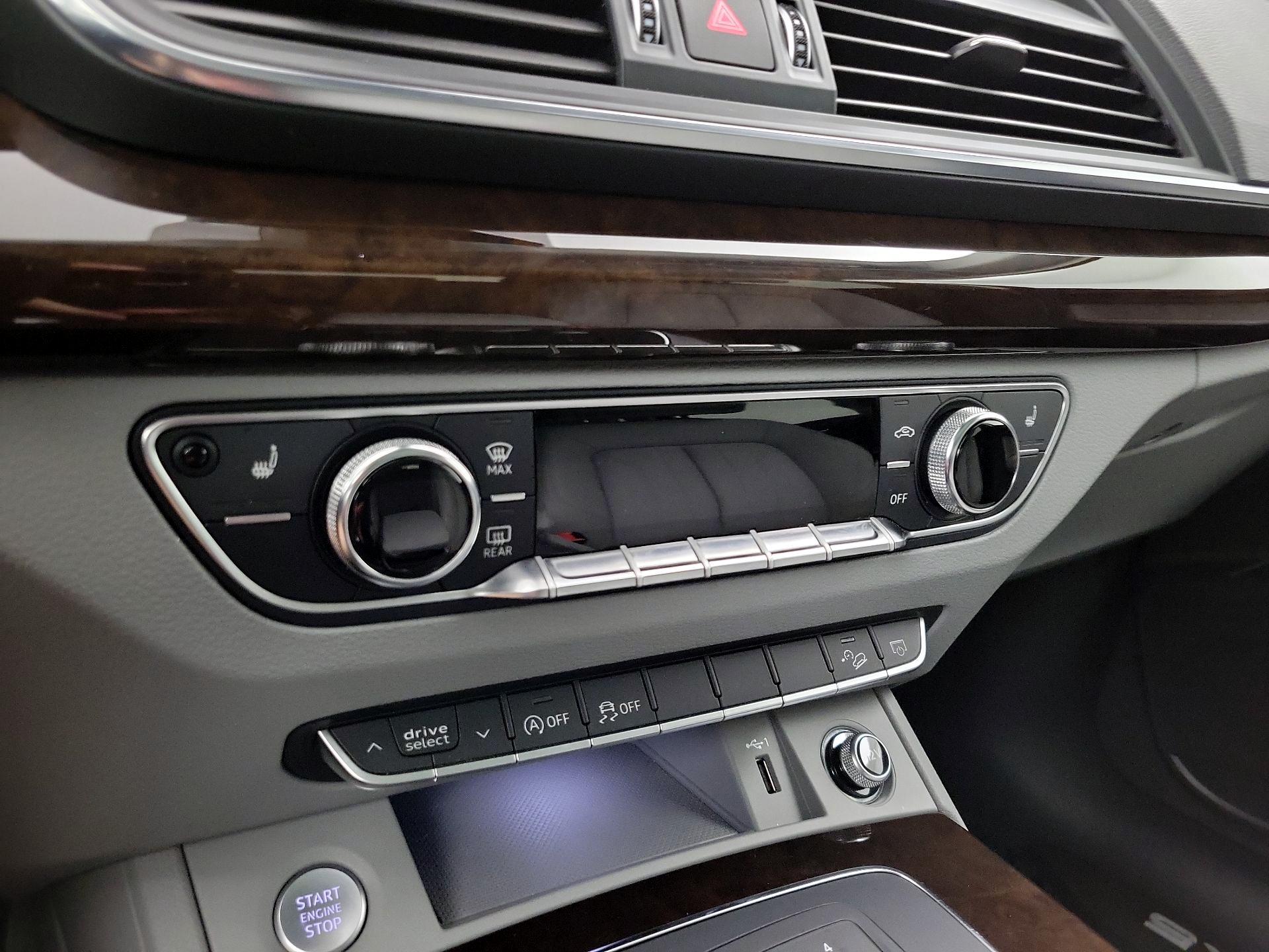 Thumbnail: 2019 Audi Q5 - 16