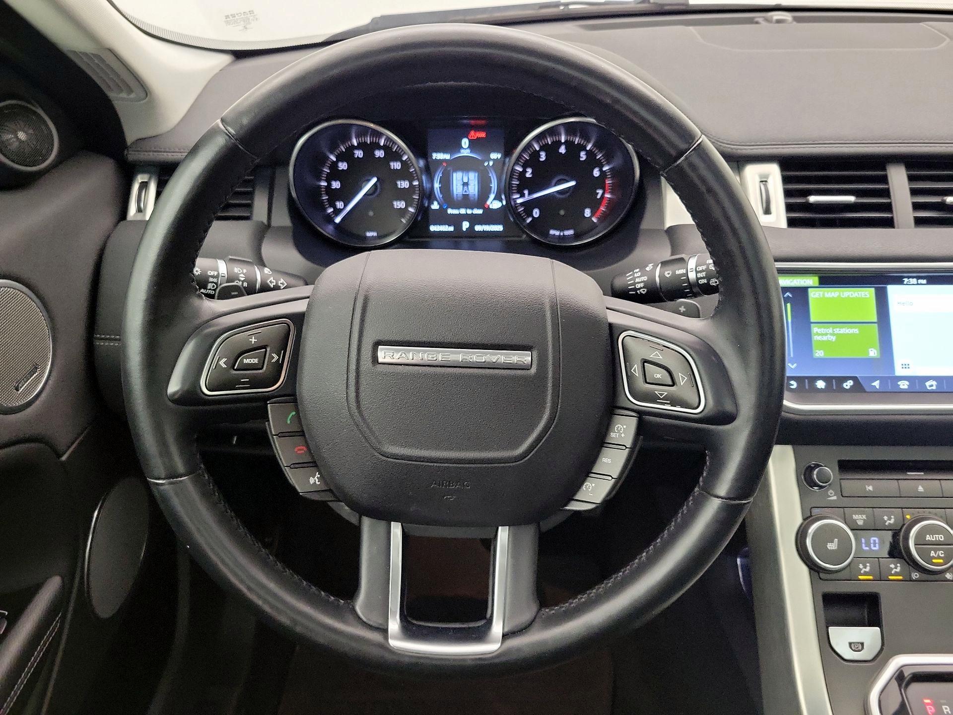 Thumbnail: 2017 Land Rover Range Rover Evoque - 10