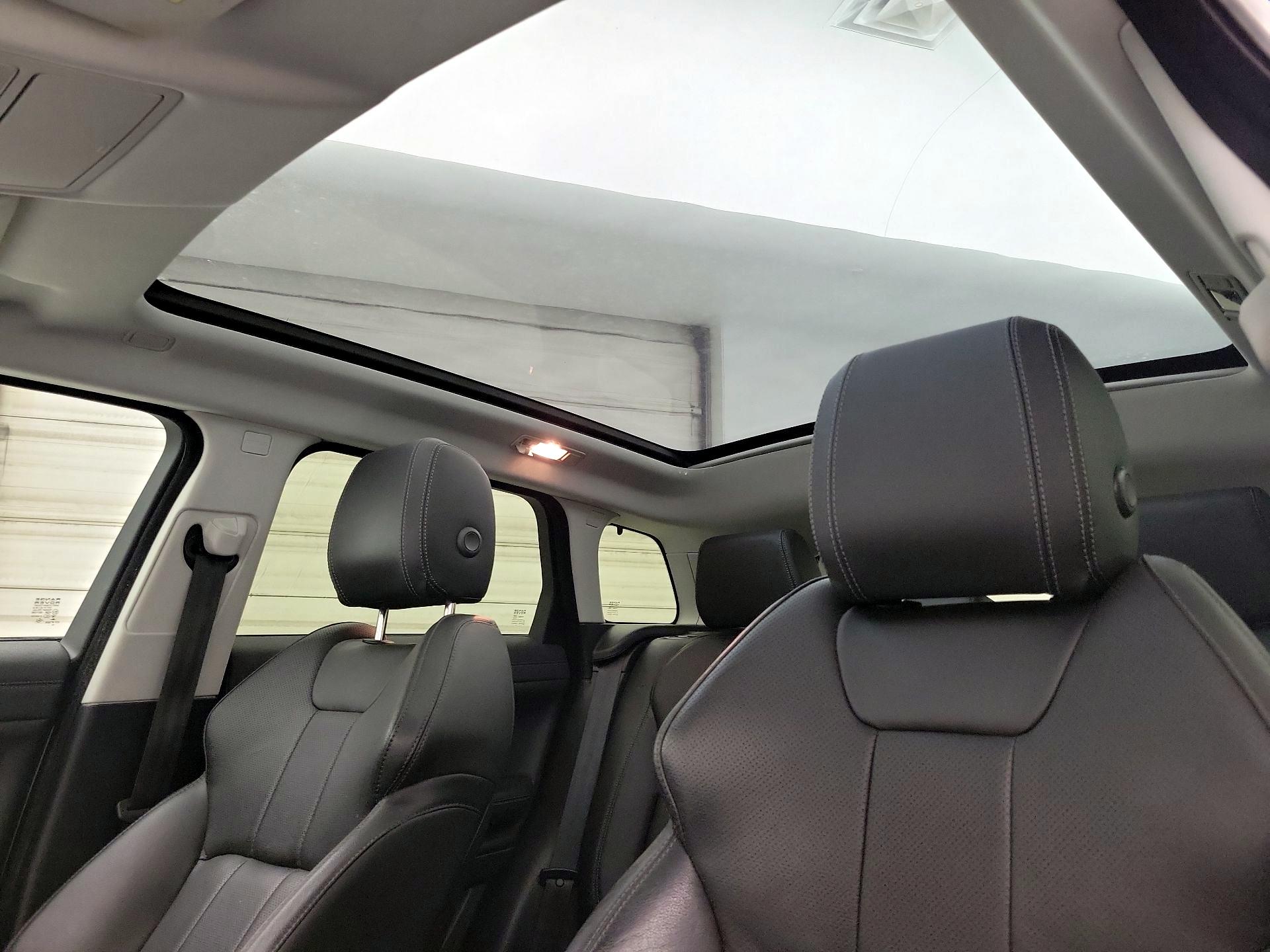 Thumbnail: 2017 Land Rover Range Rover Evoque - 19