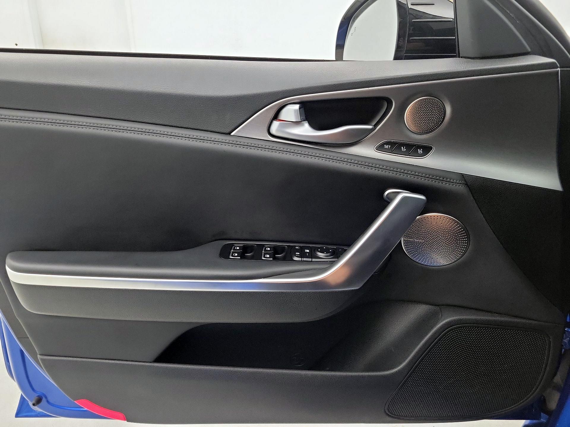 Thumbnail: 2019 Kia Stinger - 12