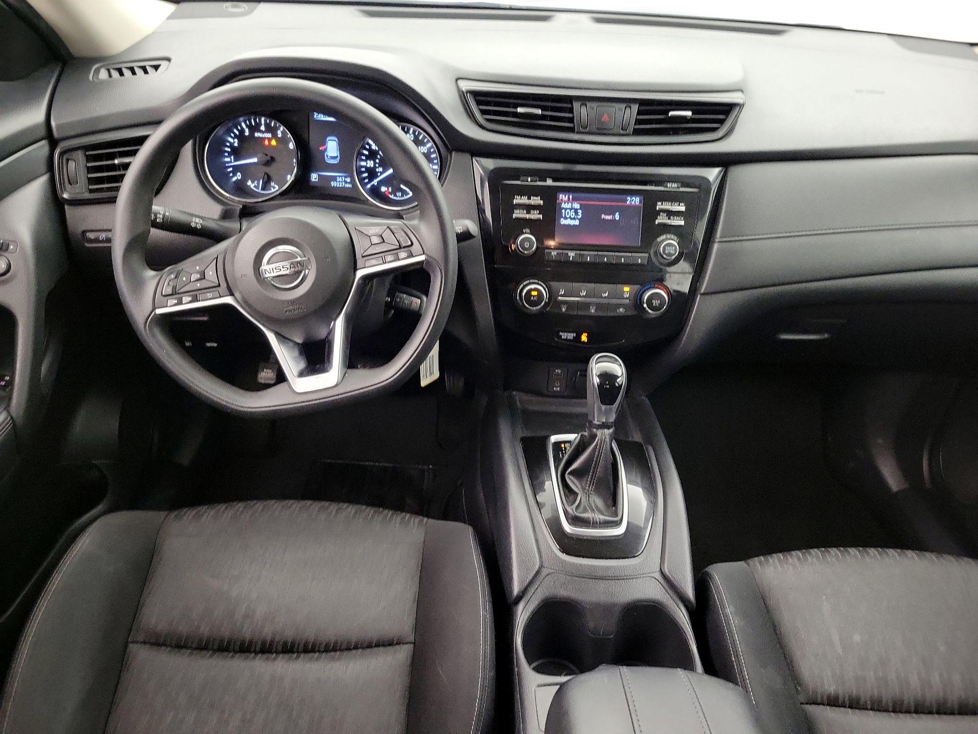 Thumbnail: 2017 Nissan Rogue - 9