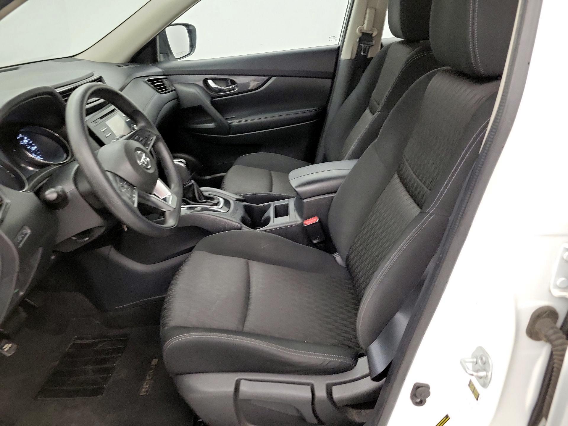 Thumbnail: 2017 Nissan Rogue - 11