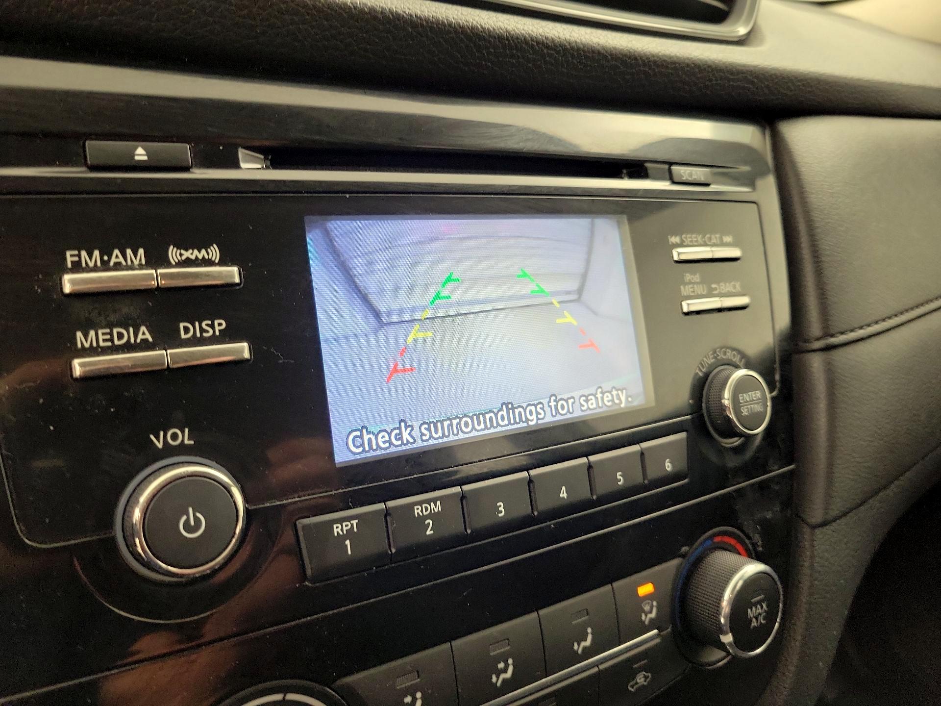 Thumbnail: 2017 Nissan Rogue - 14