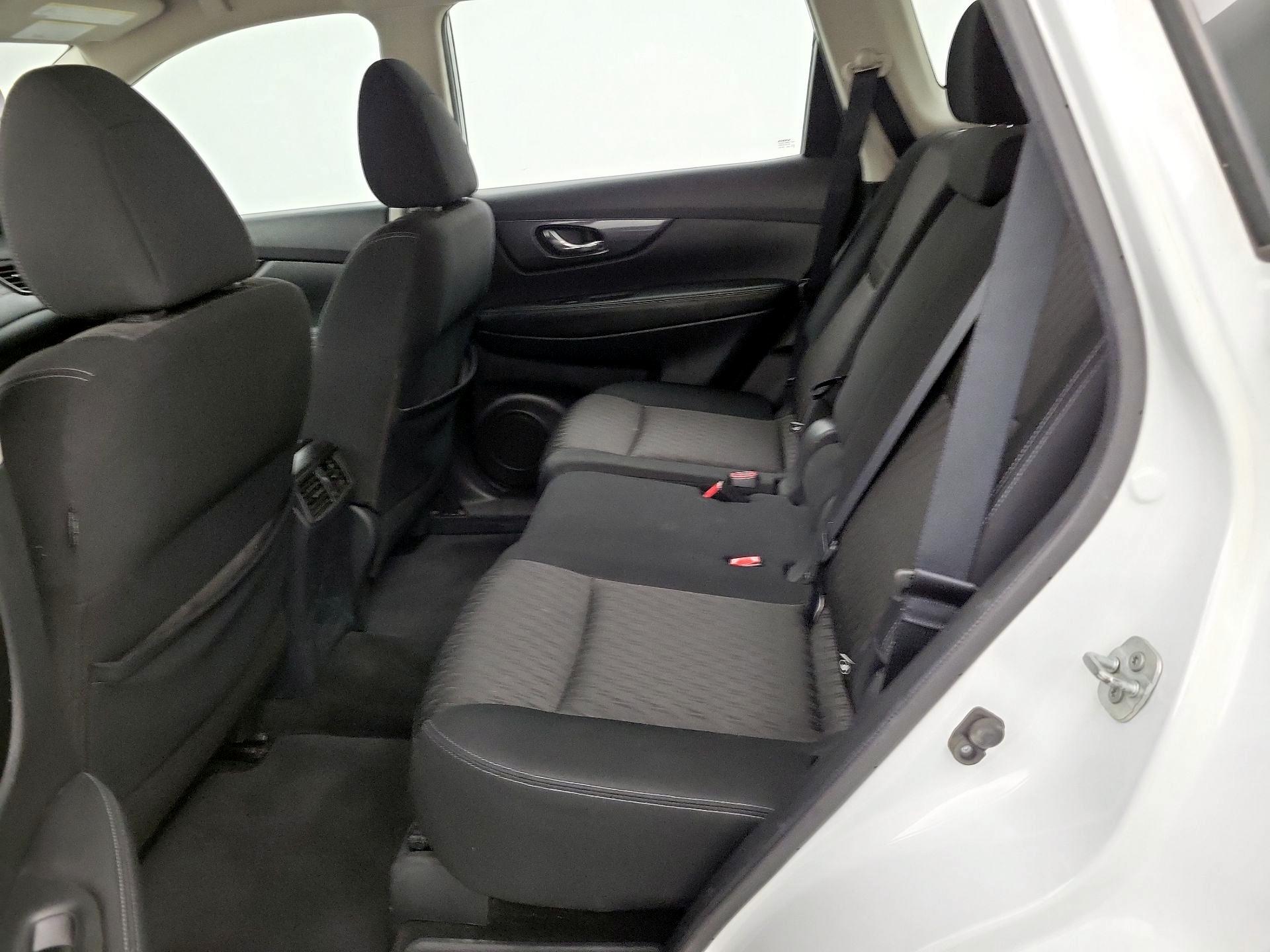 Thumbnail: 2017 Nissan Rogue - 19