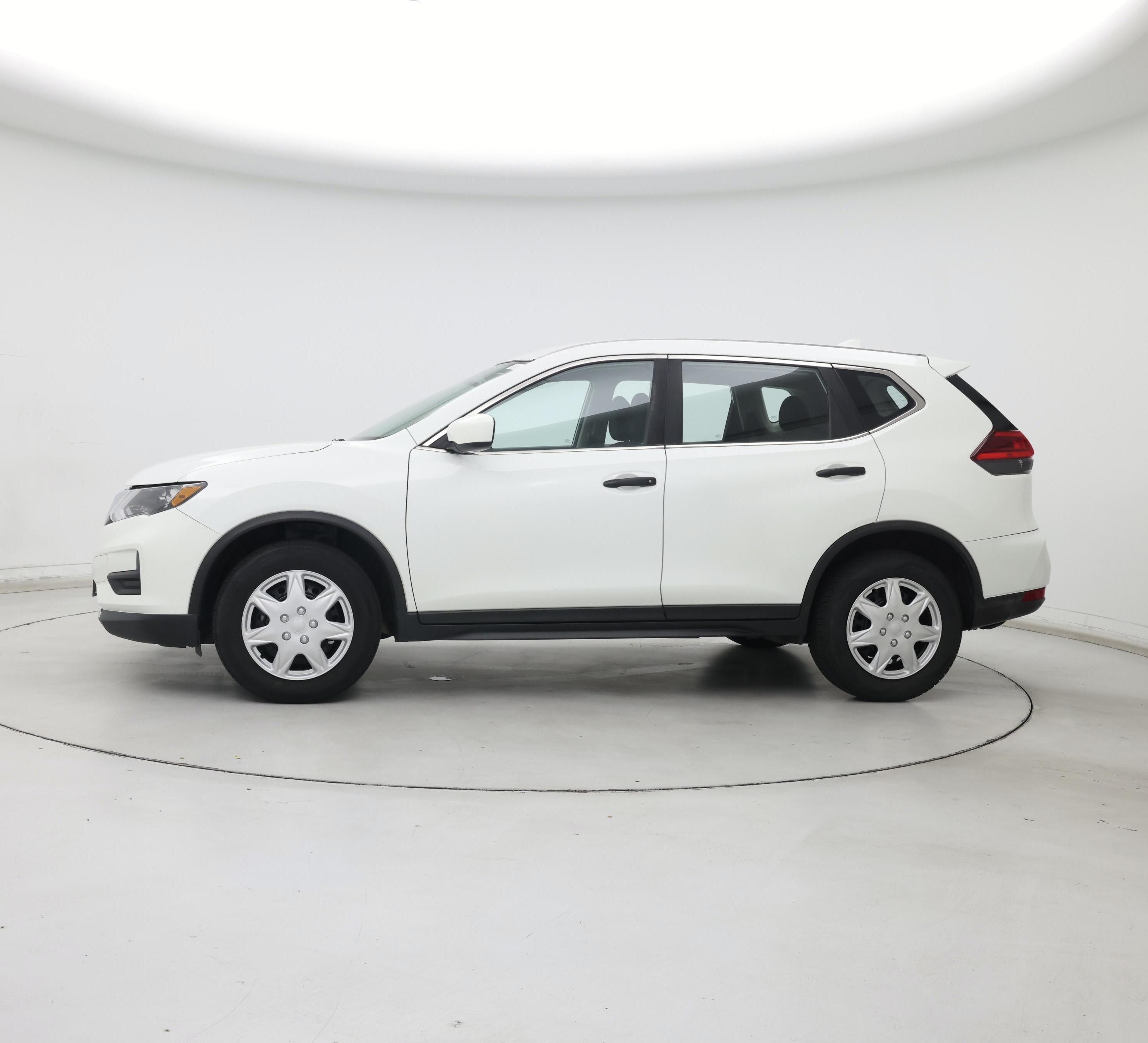 Thumbnail: 2017 Nissan Rogue - 3