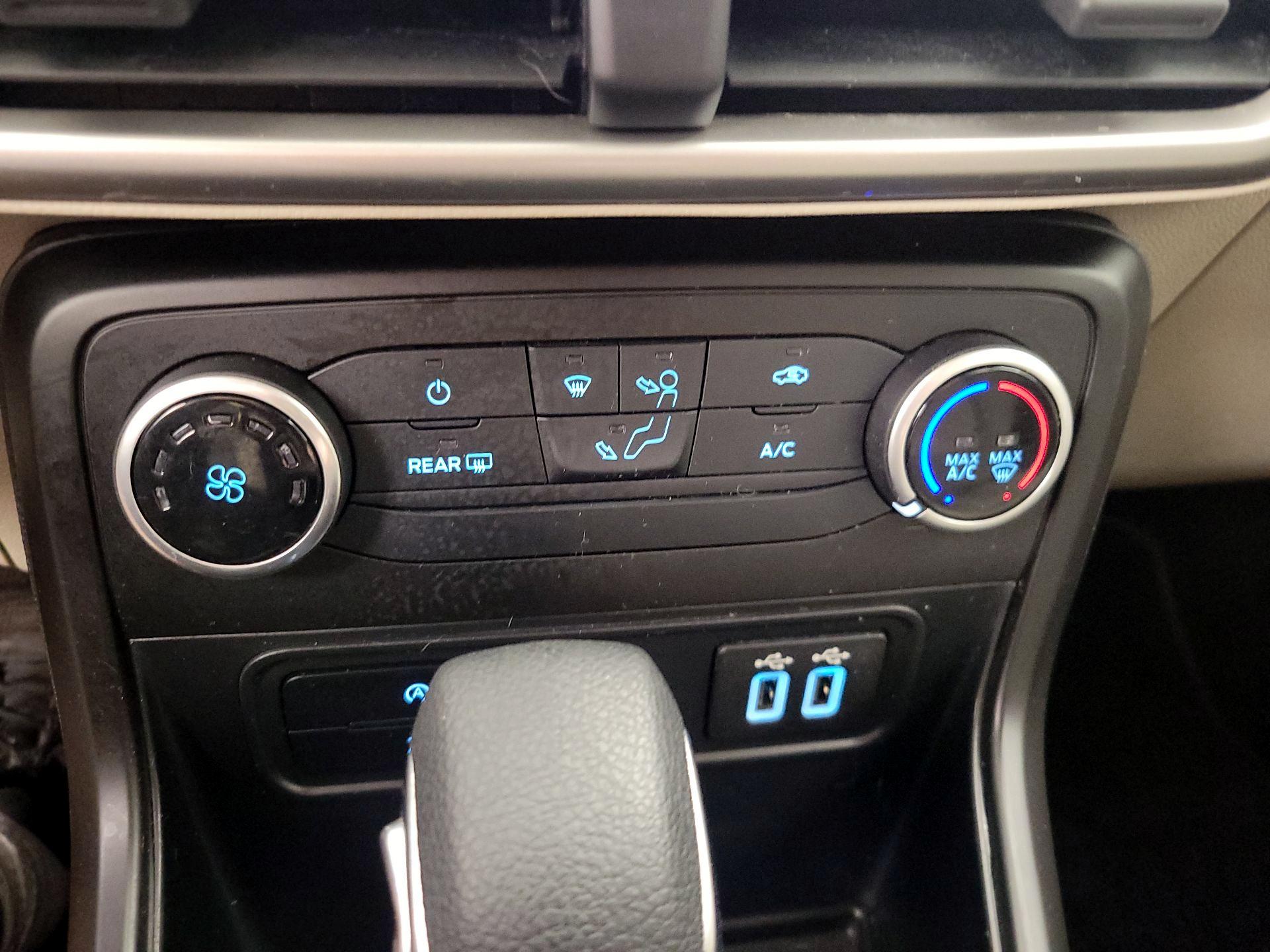 Thumbnail: 2021 Ford EcoSport - 16