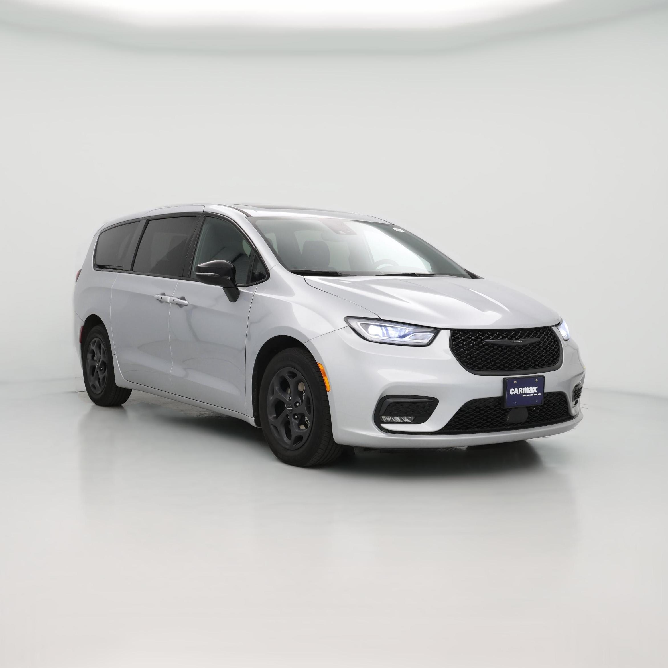 Thumbnail: 2023 Chrysler Pacifica - 1