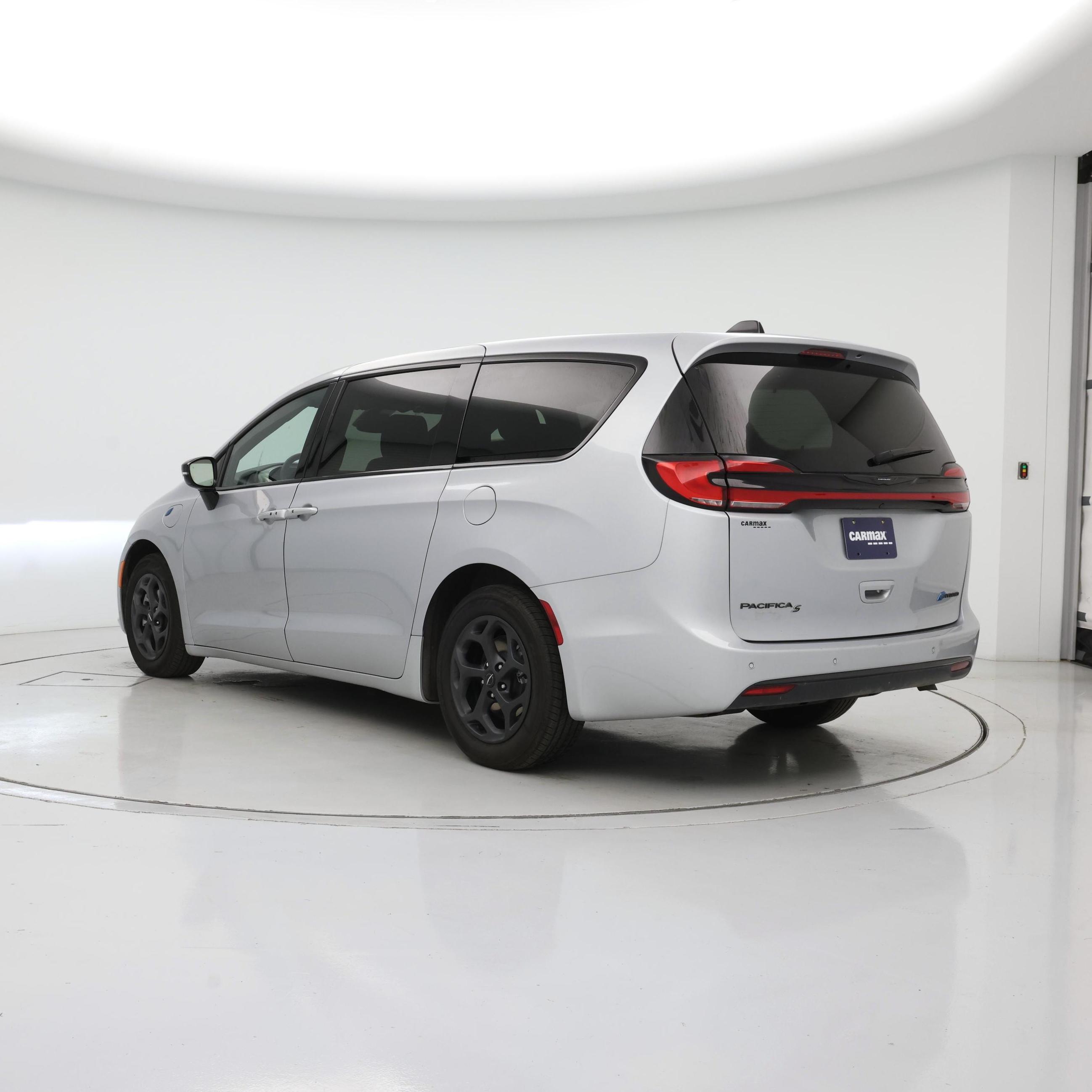 Thumbnail: 2023 Chrysler Pacifica - 2