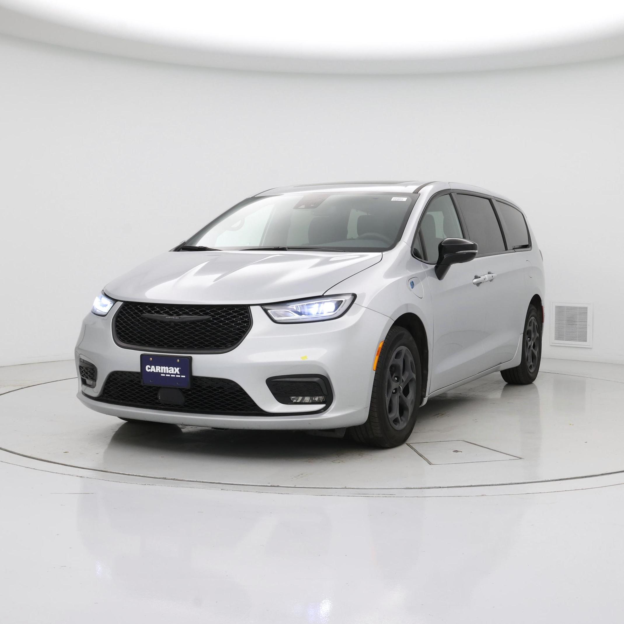 Thumbnail: 2023 Chrysler Pacifica - 4