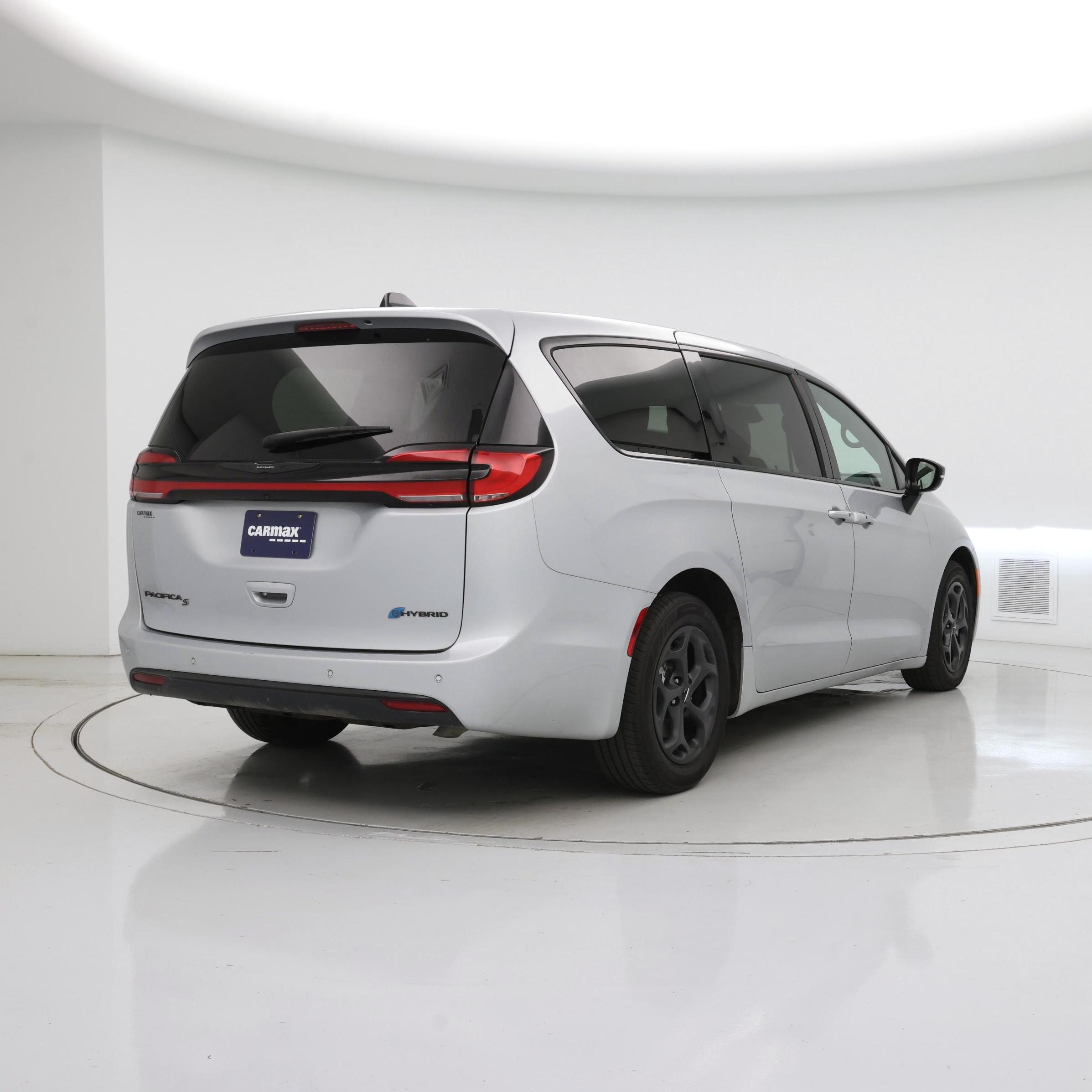 Thumbnail: 2023 Chrysler Pacifica - 8
