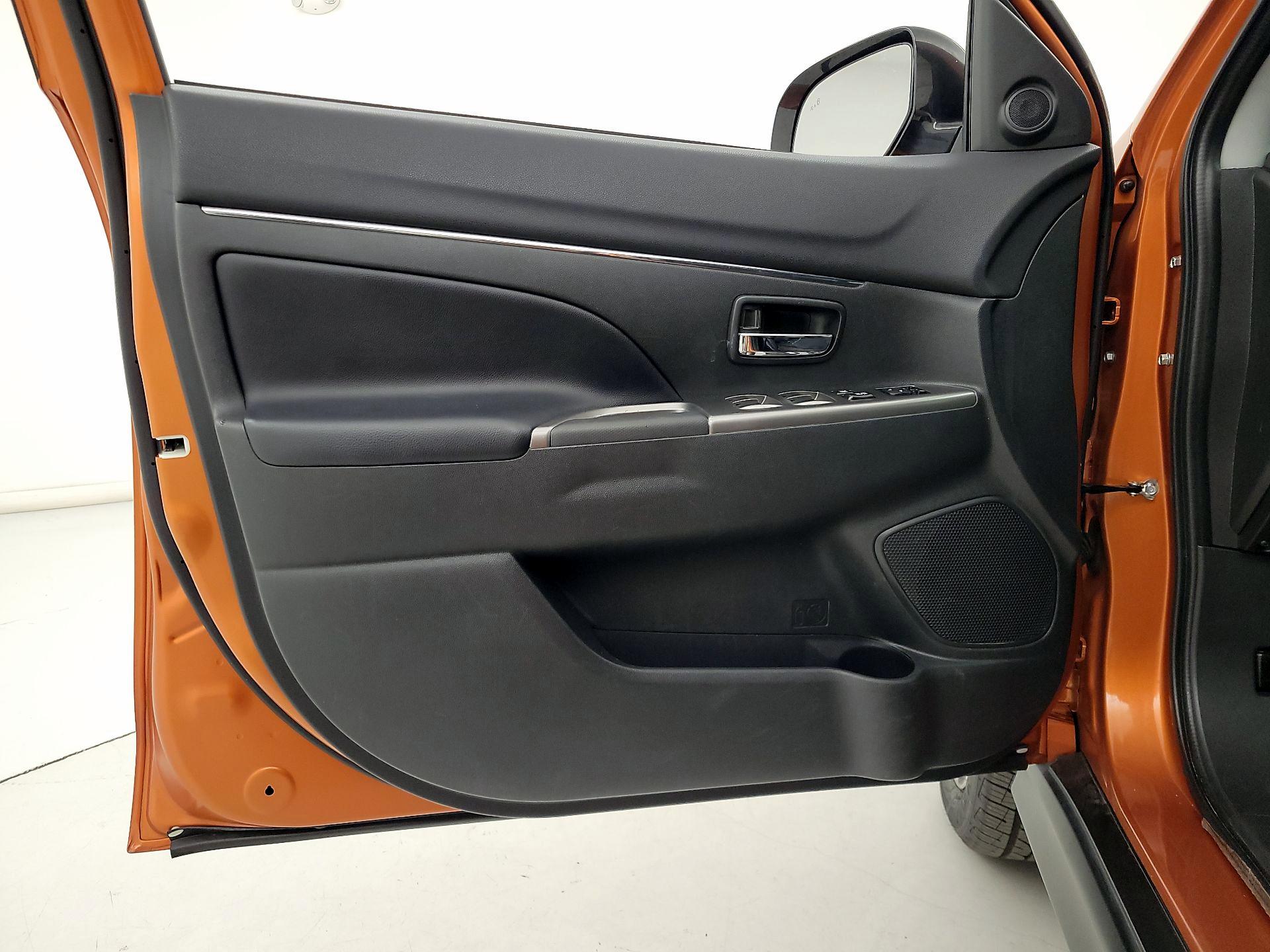 Thumbnail: 2023 Mitsubishi Outlander Sport - 12