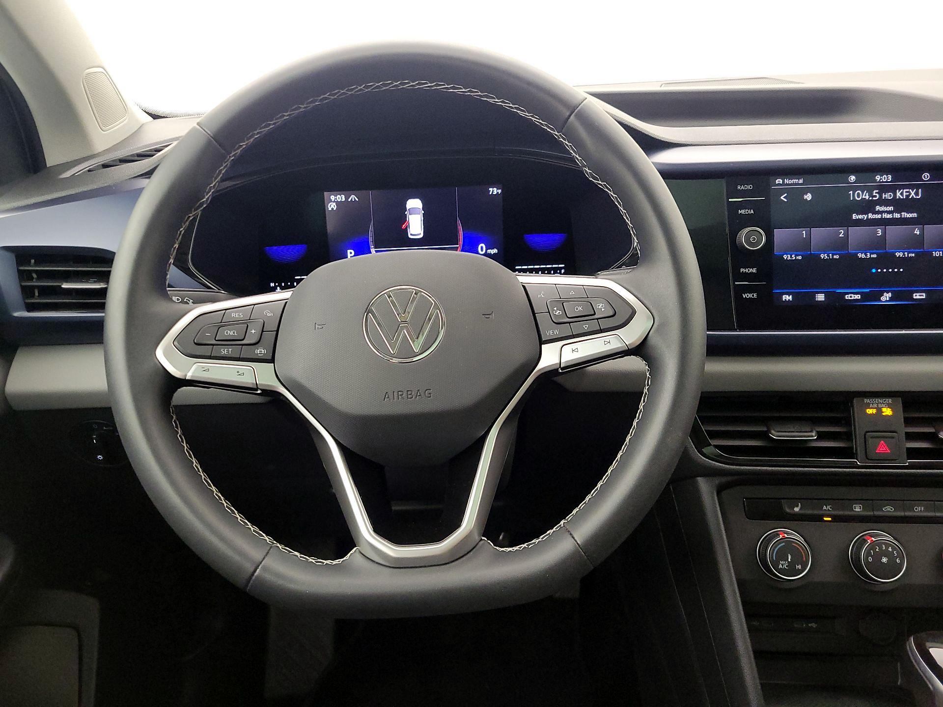 Thumbnail: 2022 Volkswagen Taos - 10