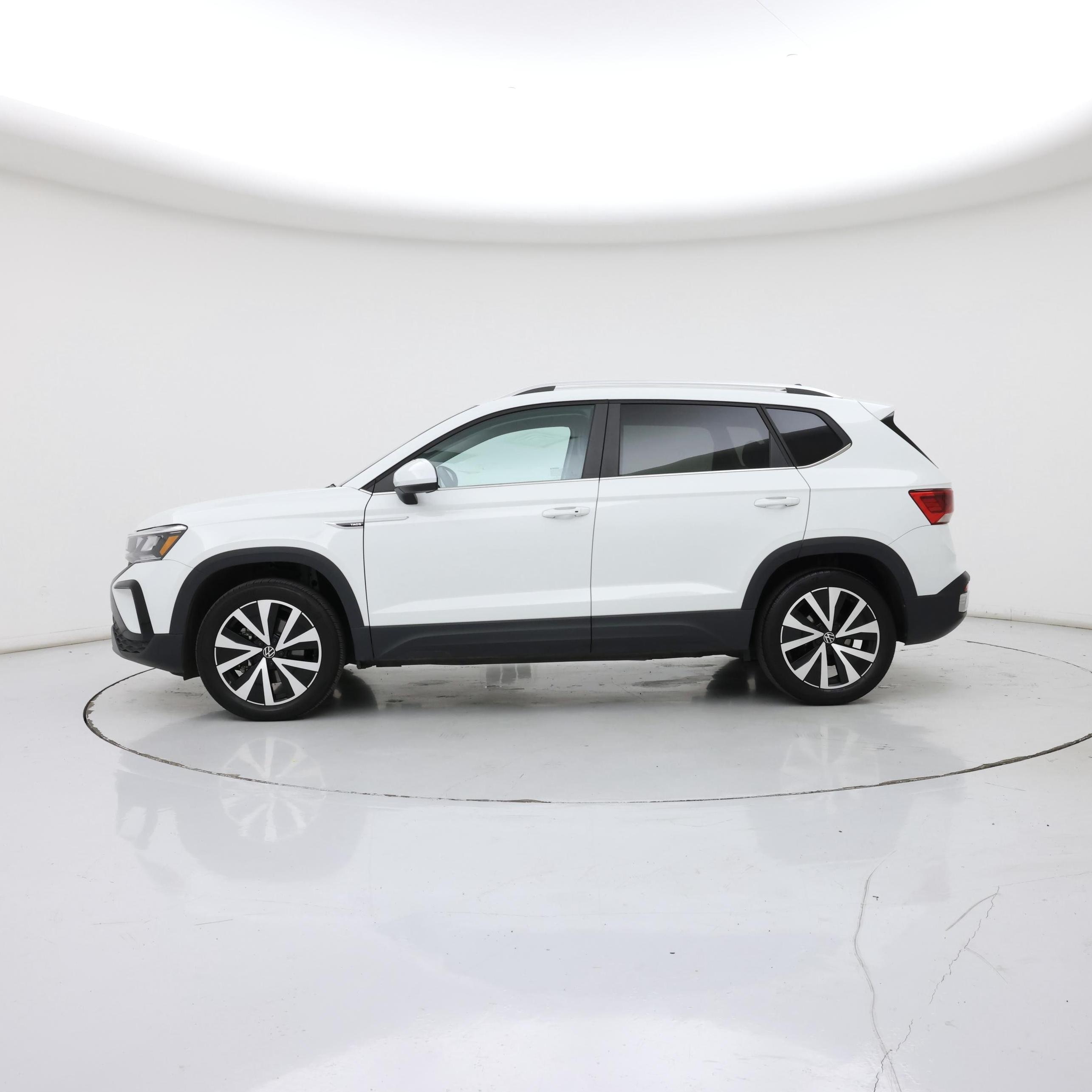 Thumbnail: 2022 Volkswagen Taos - 3