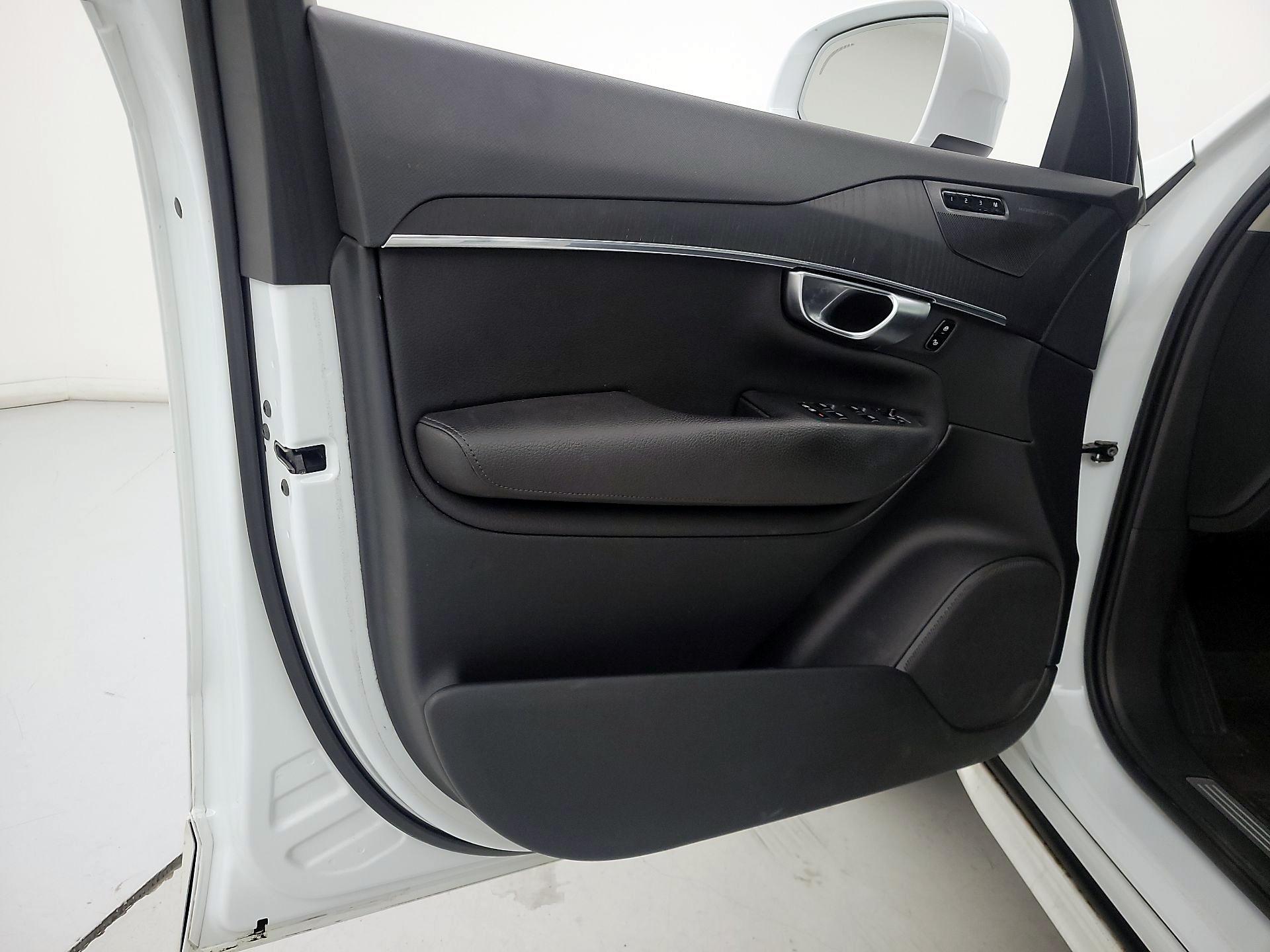 Thumbnail: 2020 Volvo XC90 - 12